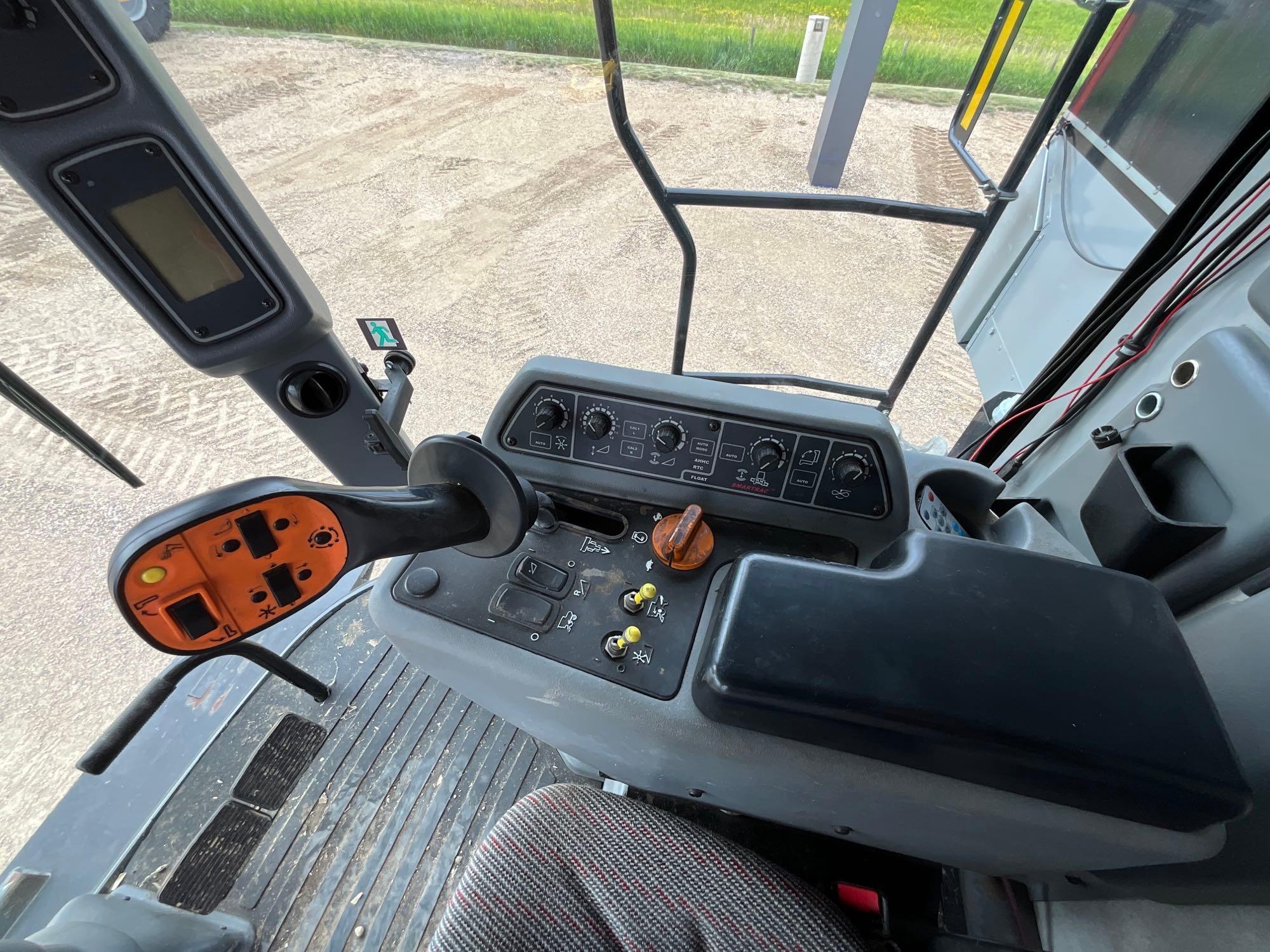 2007 Gleaner R65