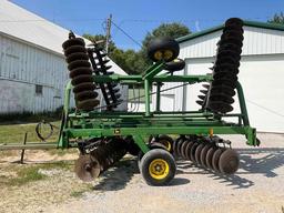 John Deere 235 25ft. disc