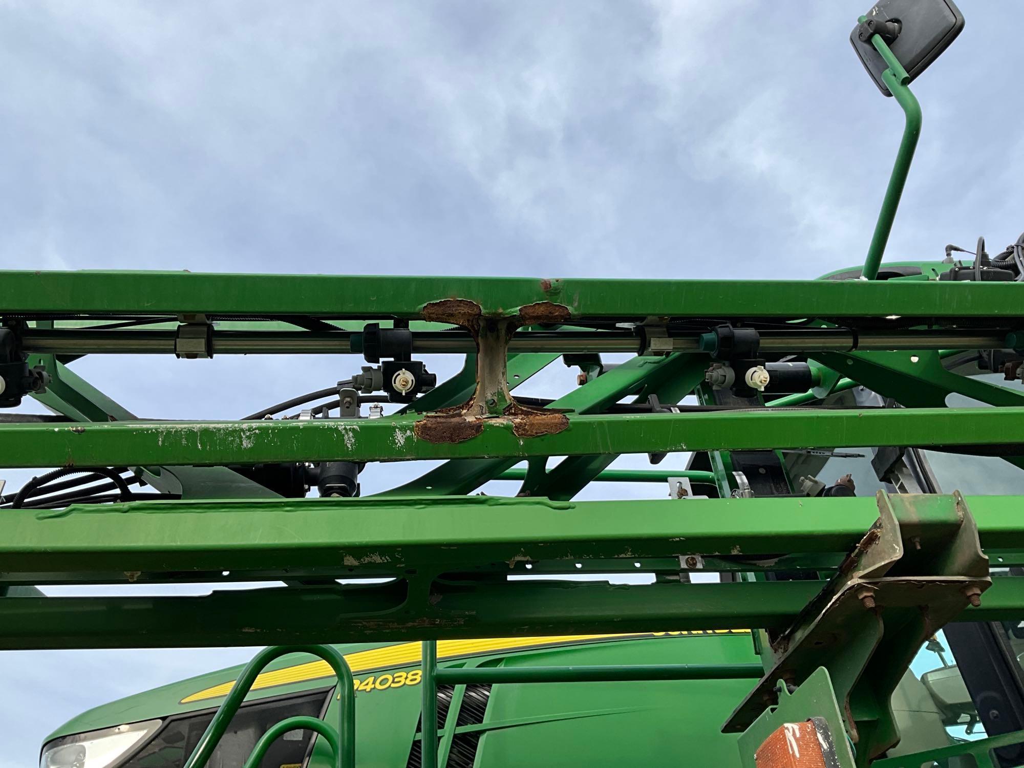 2016 John Deere R4038 Self Propelled Sprayer