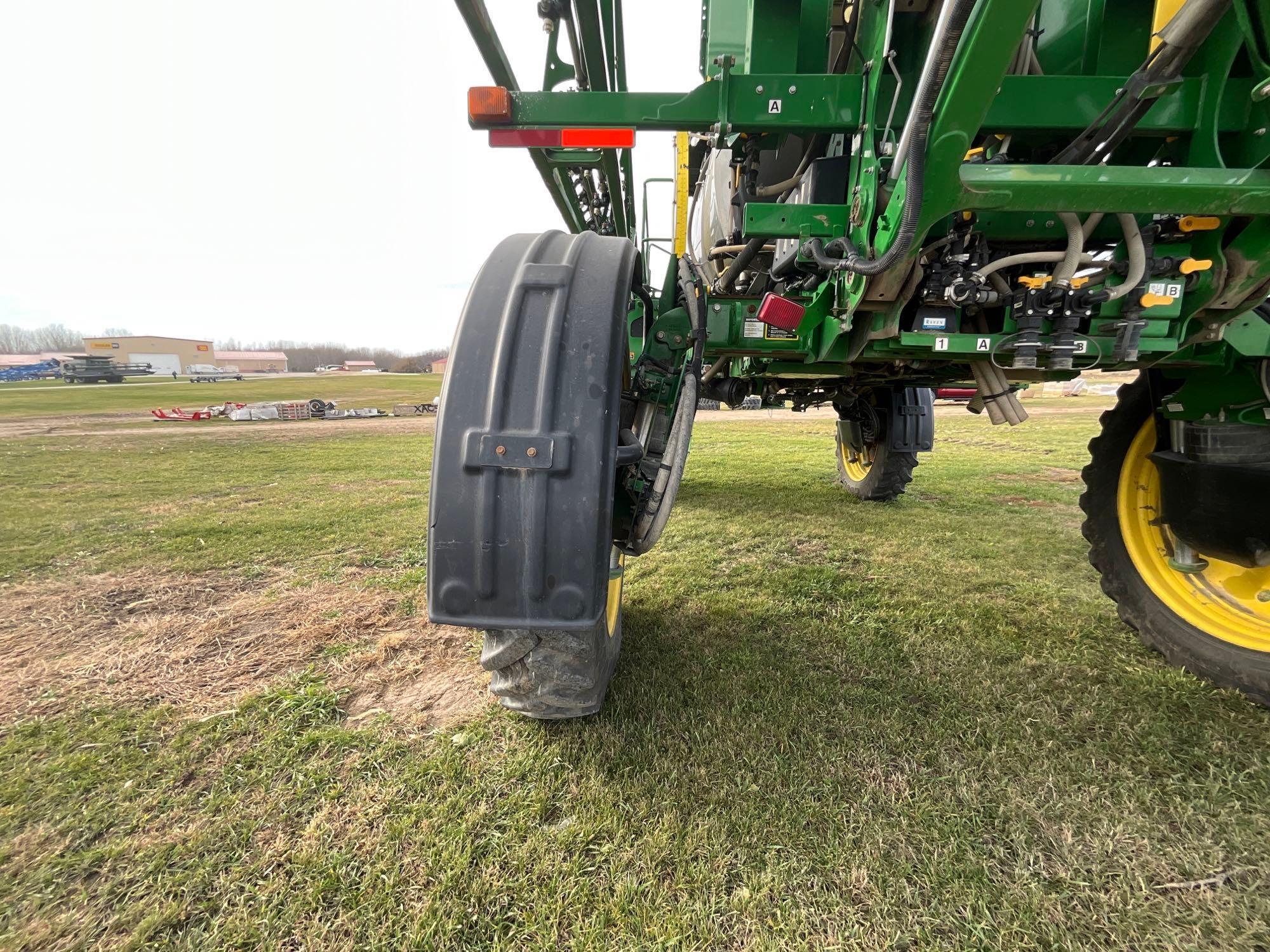 2016 John Deere R4038 Self Propelled Sprayer