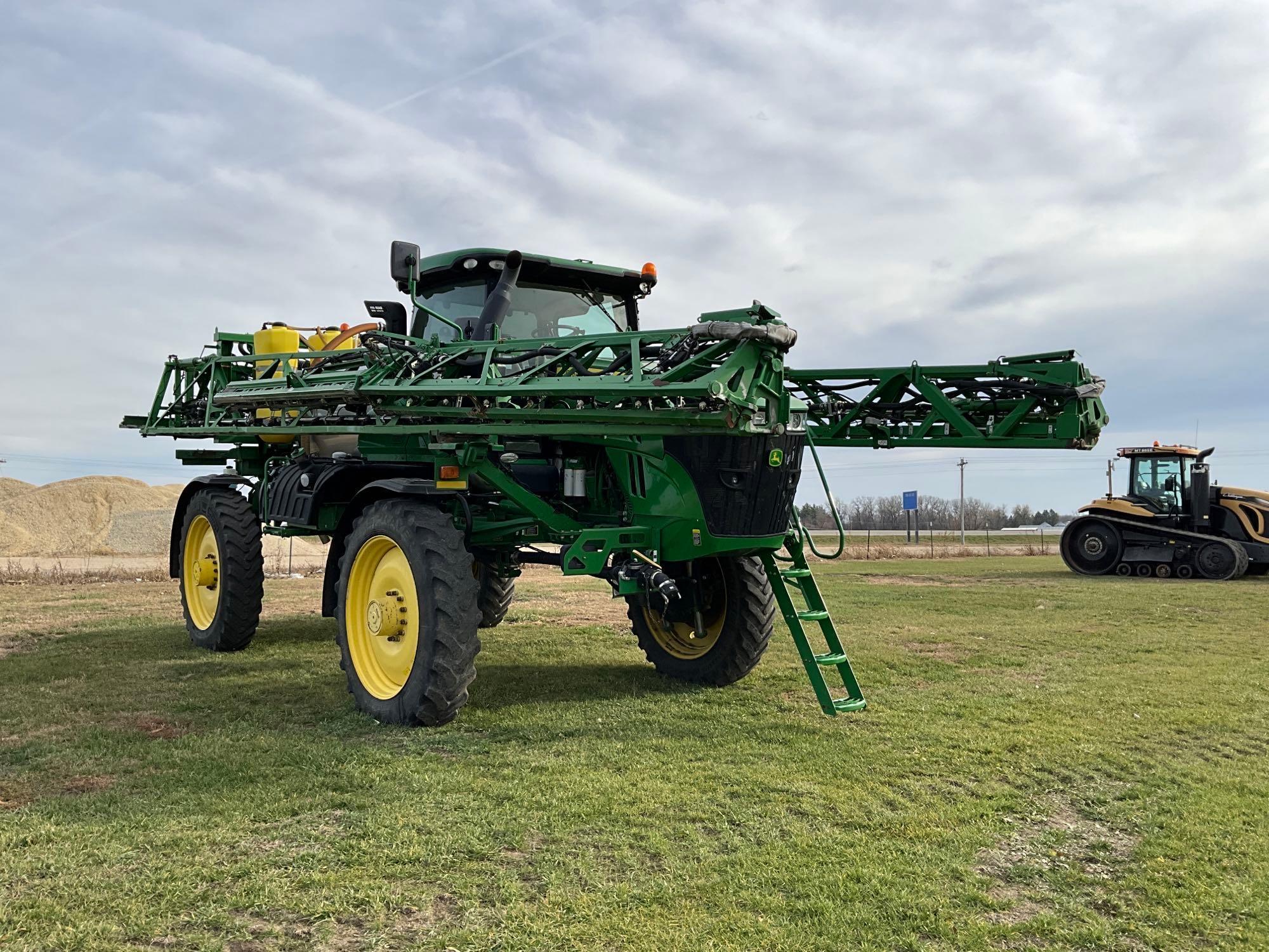 2016 John Deere R4038 Self Propelled Sprayer