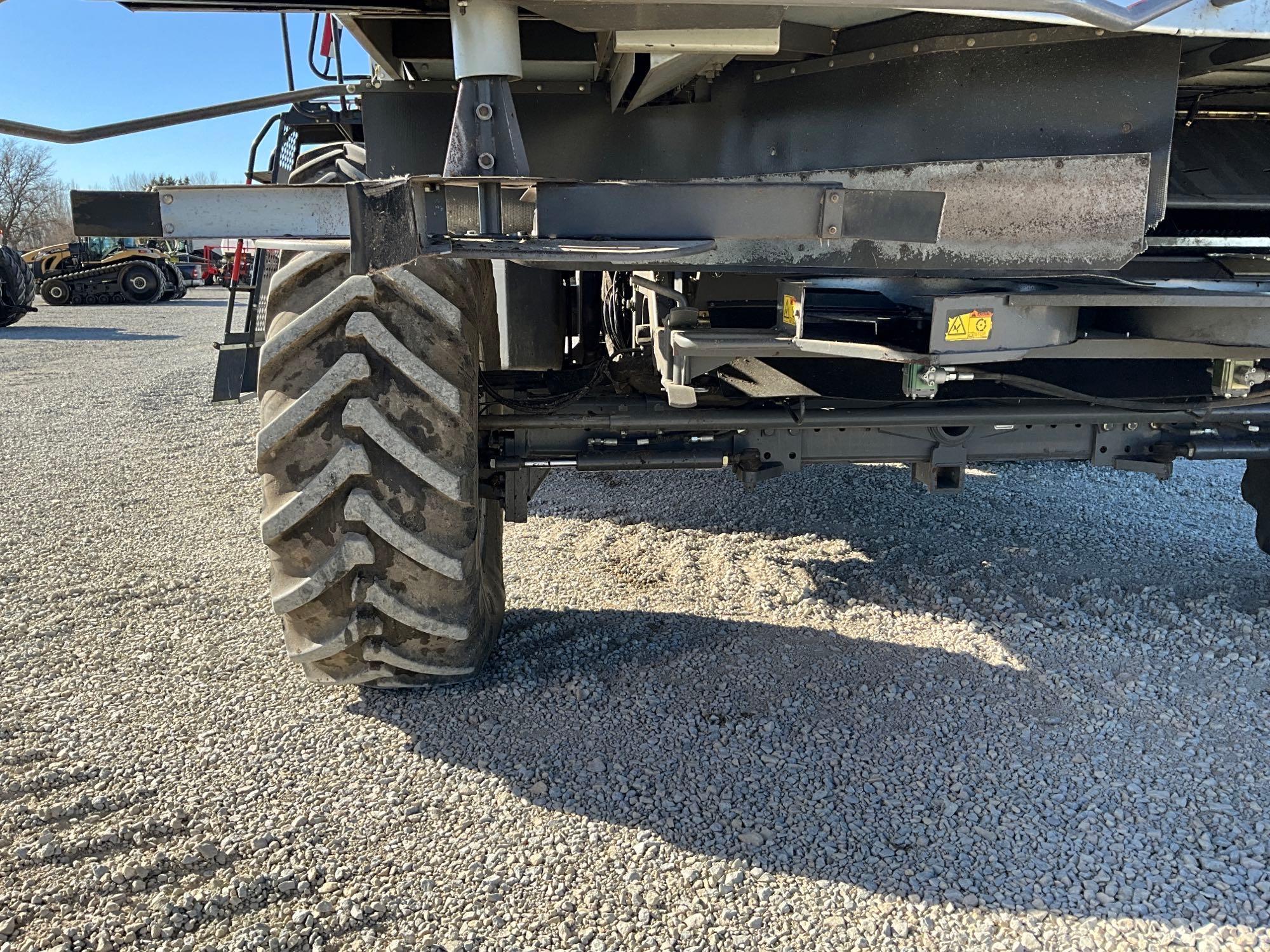 2011 Gleaner S77 Combine