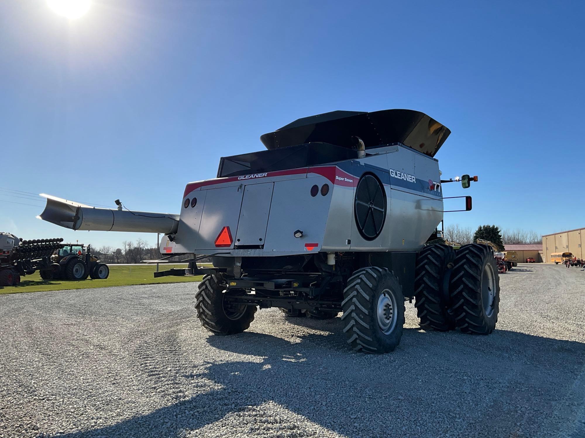 2011 Gleaner S77 Combine