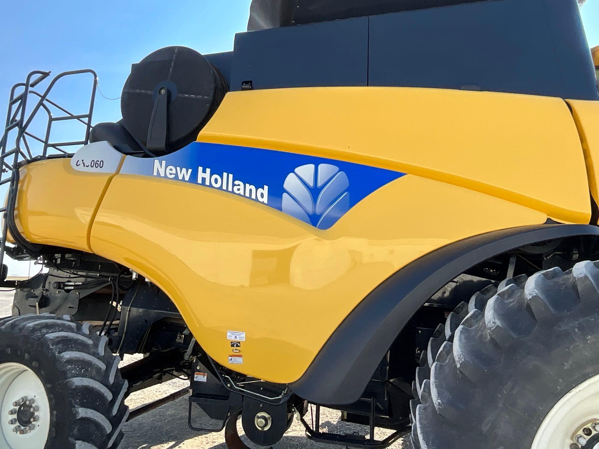 2007 New Holland CR9060 PRWD Combine