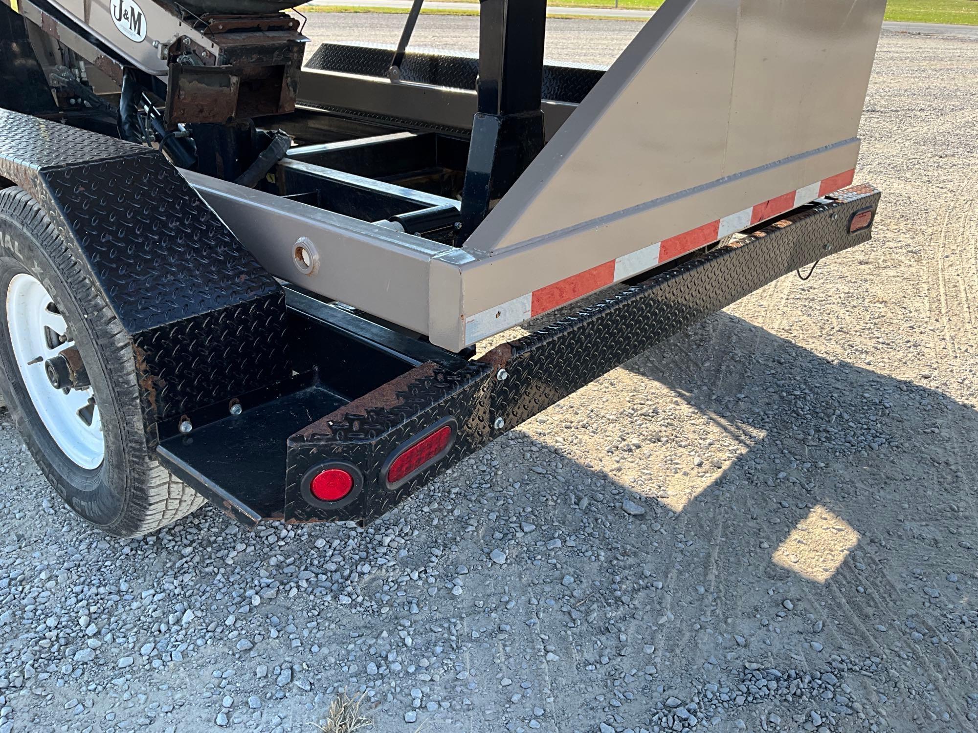 2011 J&M 375ST Seed Tender