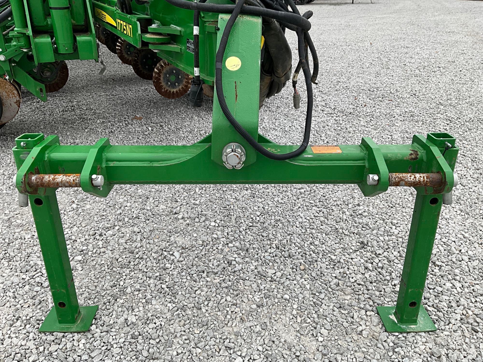 2021 John Deere 1775NT Front Fold Bulk Fill Planter