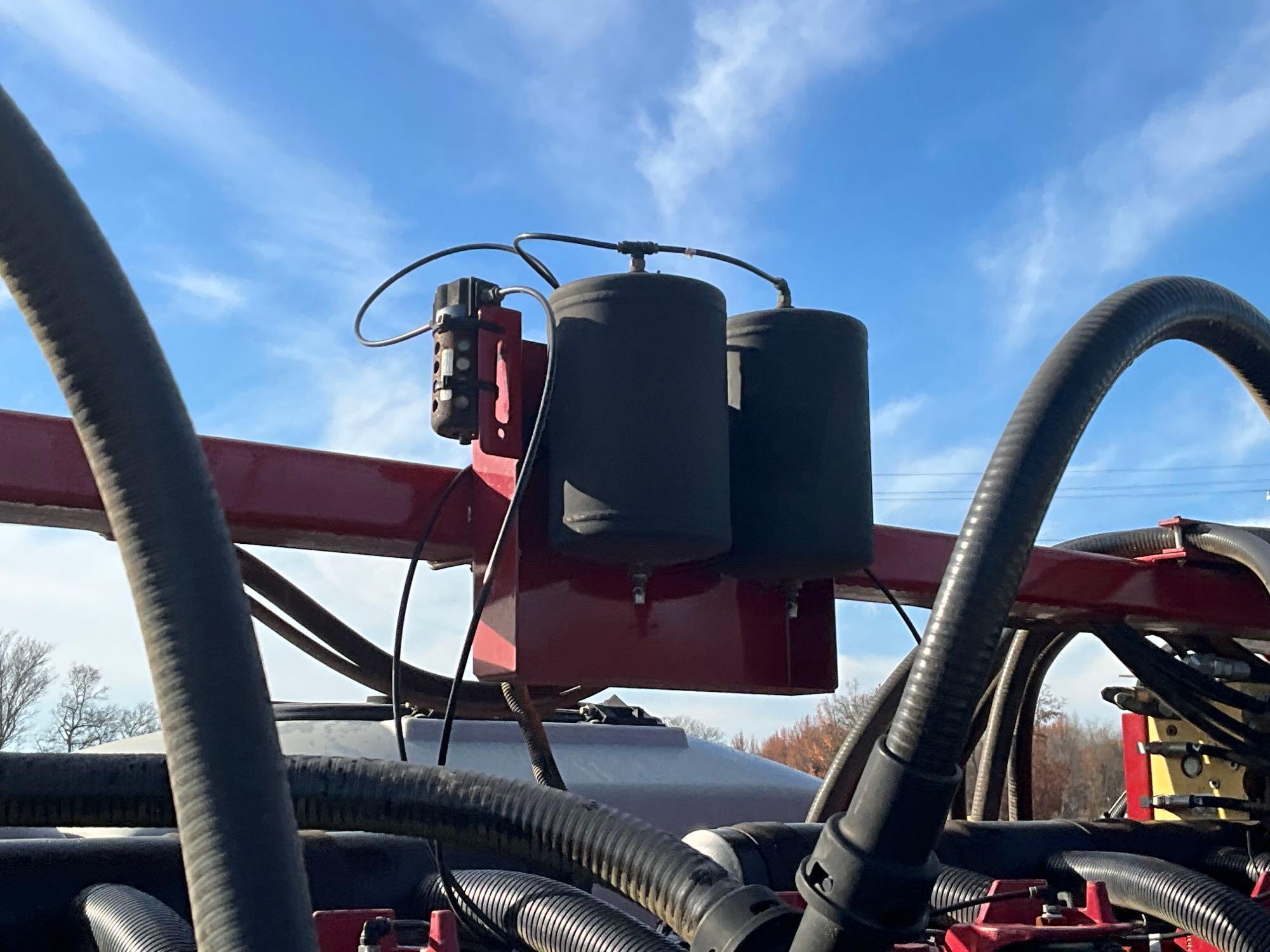 2013 Case IH Early Riser 1245 16/31 Row Bulk Fill Planter