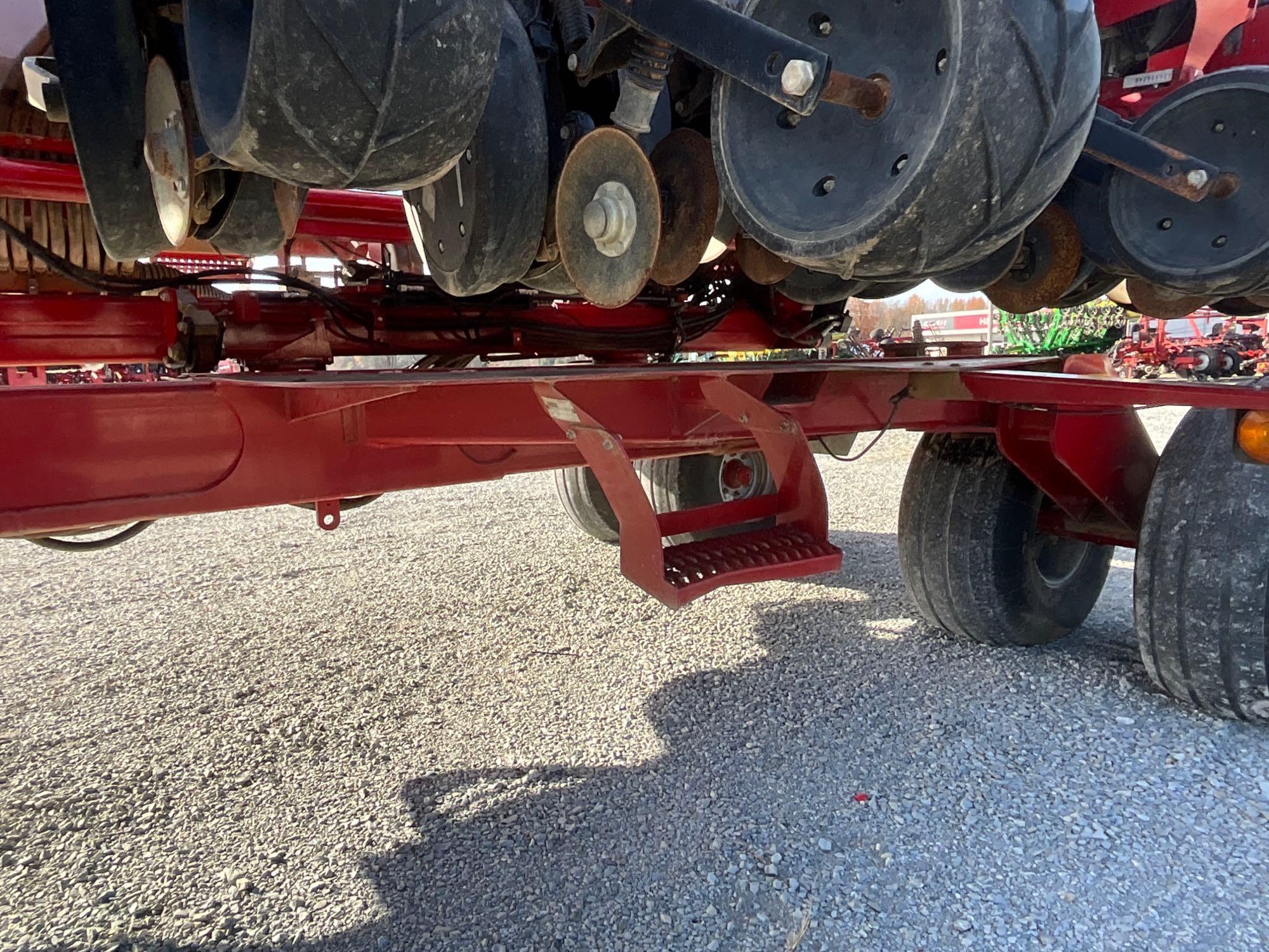 2013 Case IH Early Riser 1245 16/31 Row Bulk Fill Planter