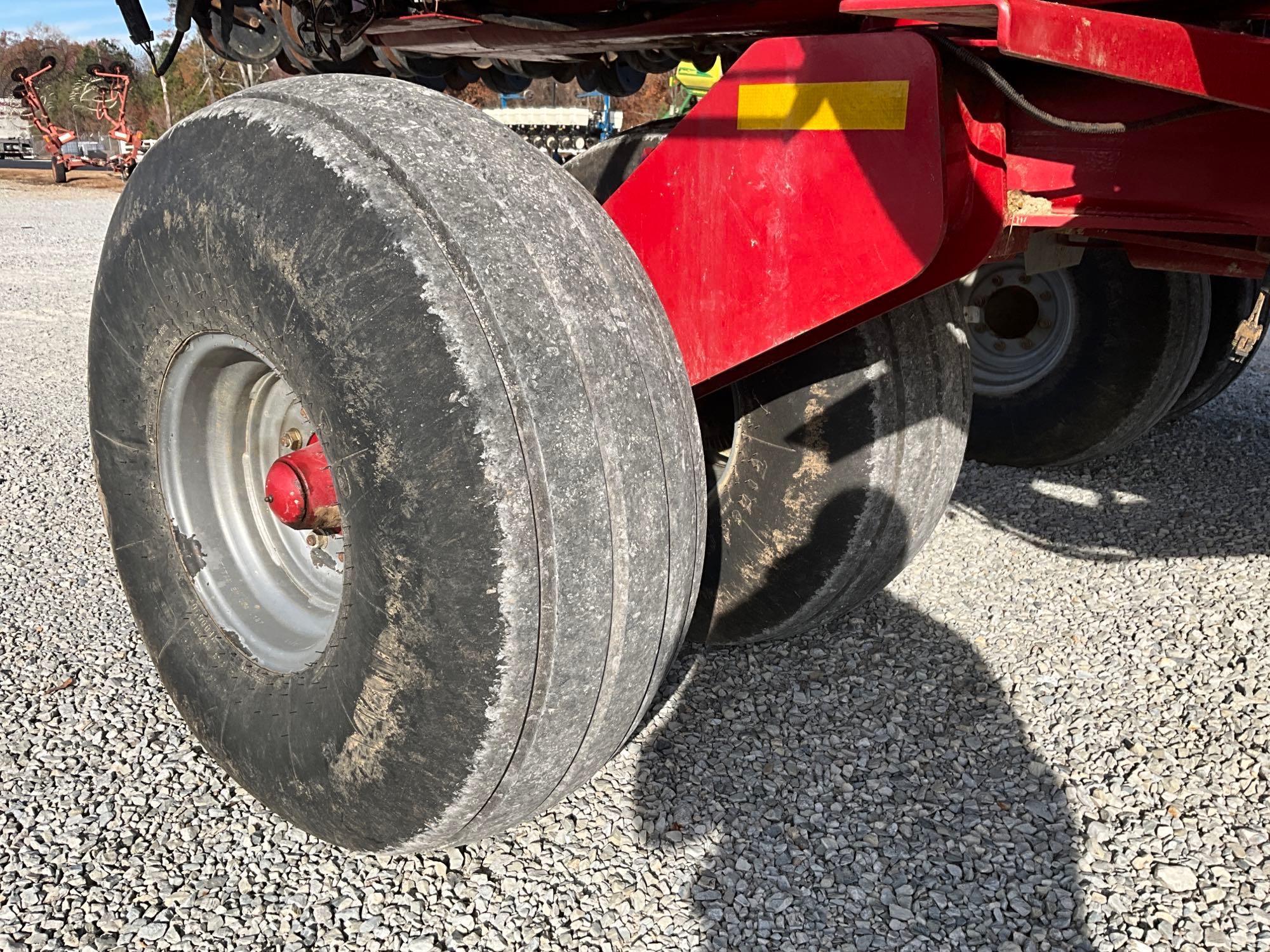 2013 Case IH Early Riser 1245 16/31 Row Bulk Fill Planter