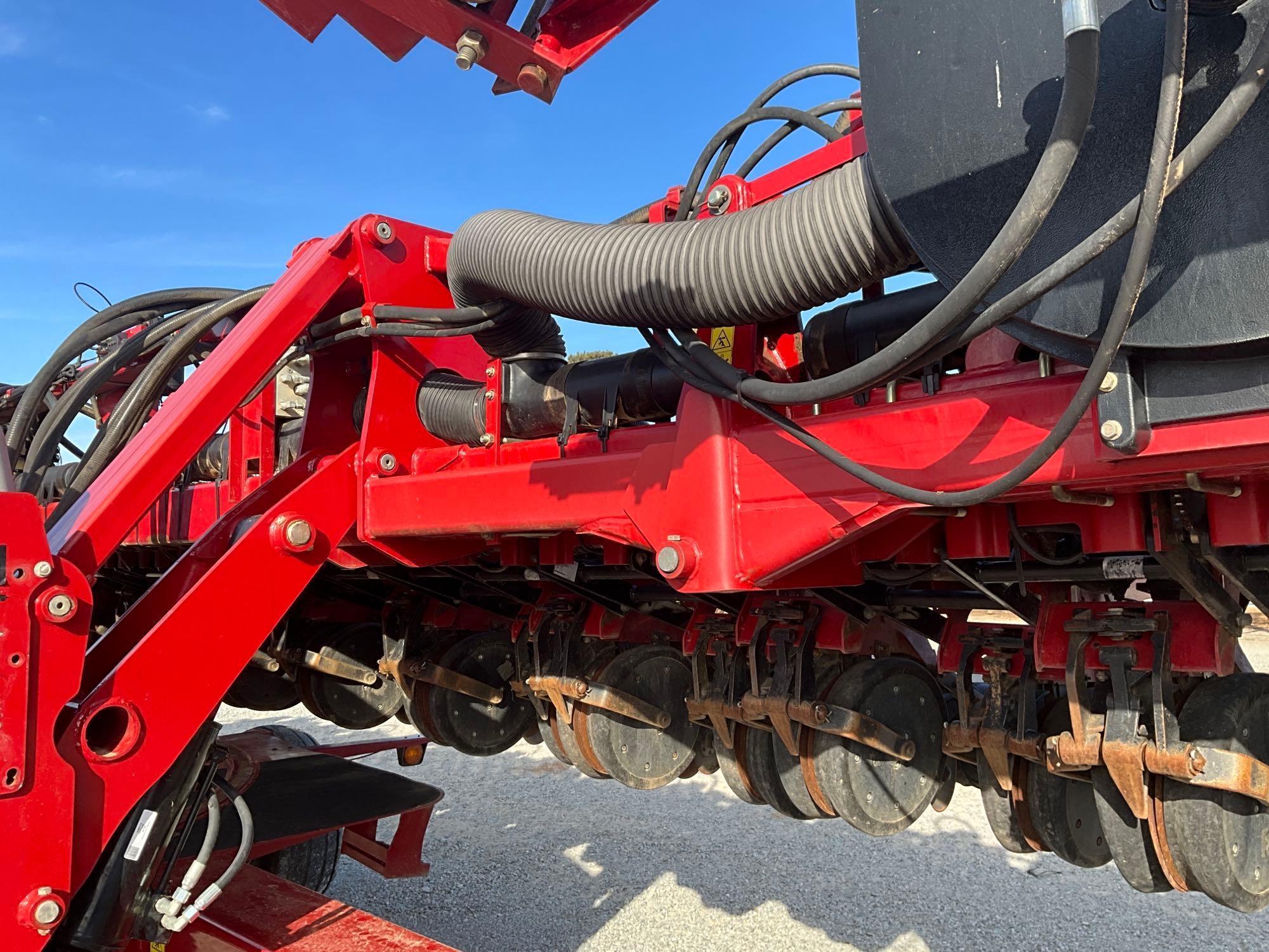 2013 Case IH Early Riser 1245 16/31 Row Bulk Fill Planter