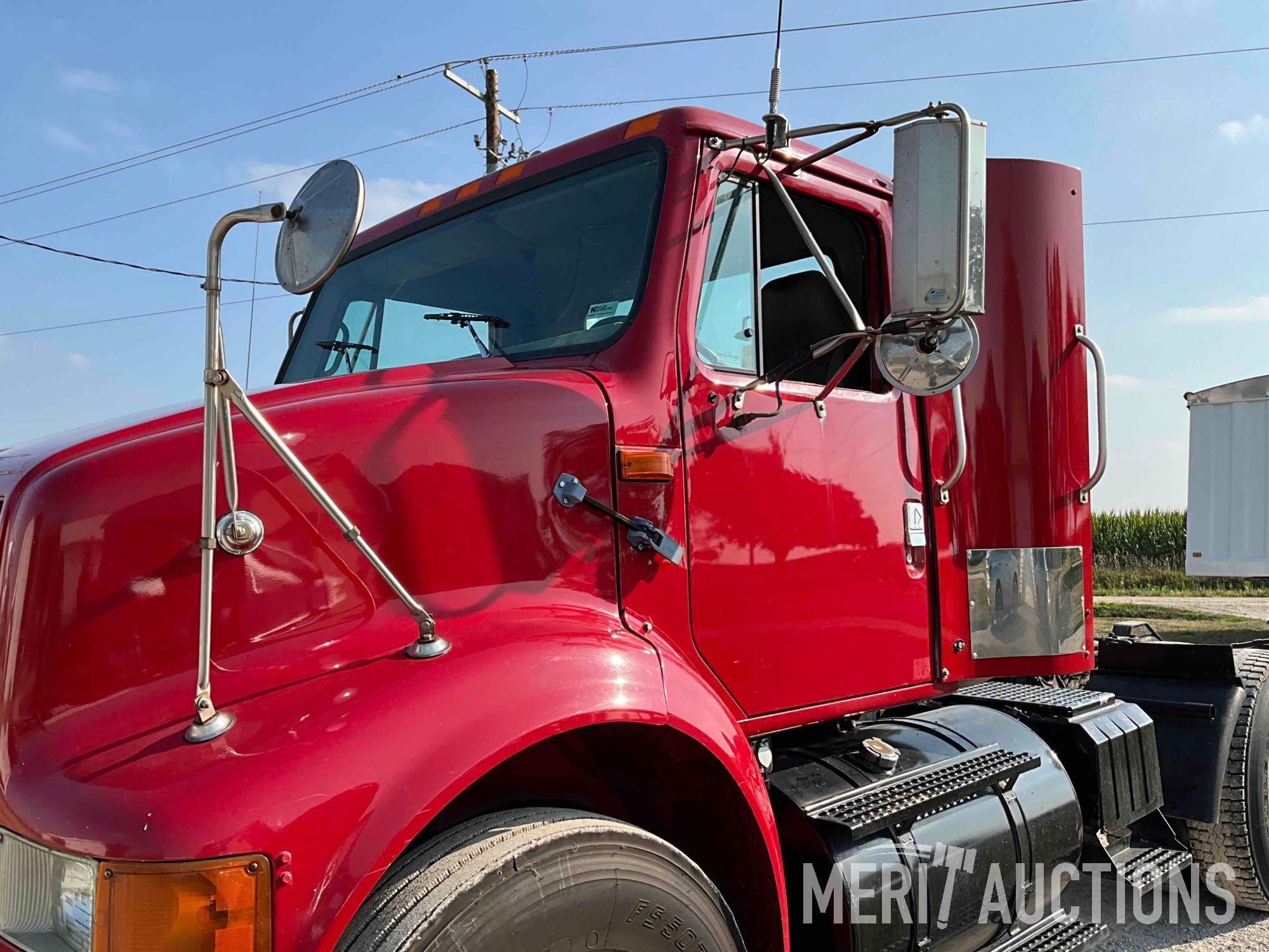 1998 IH 8100 Day cab semi