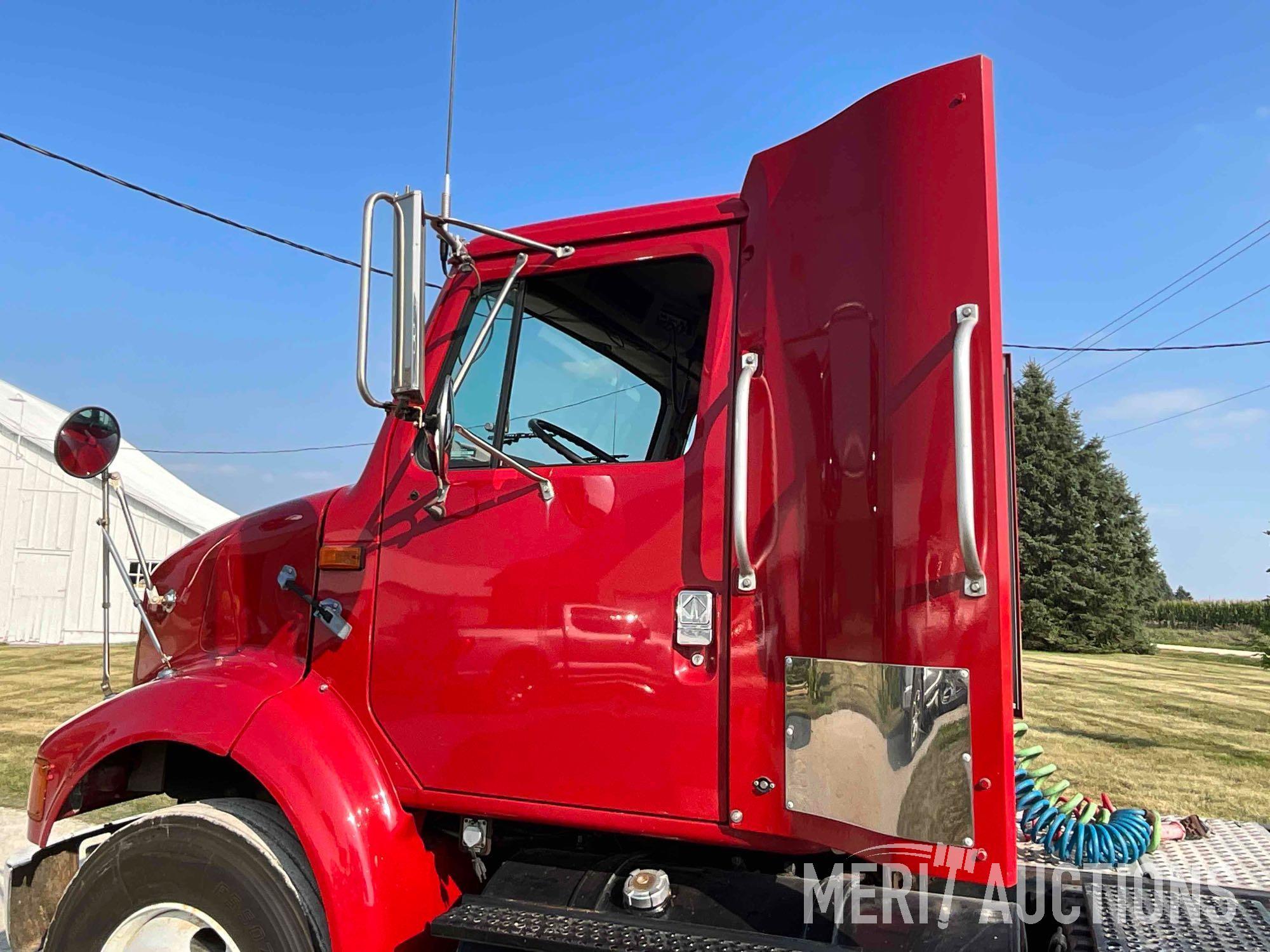 1998 IH 8100 Day cab semi