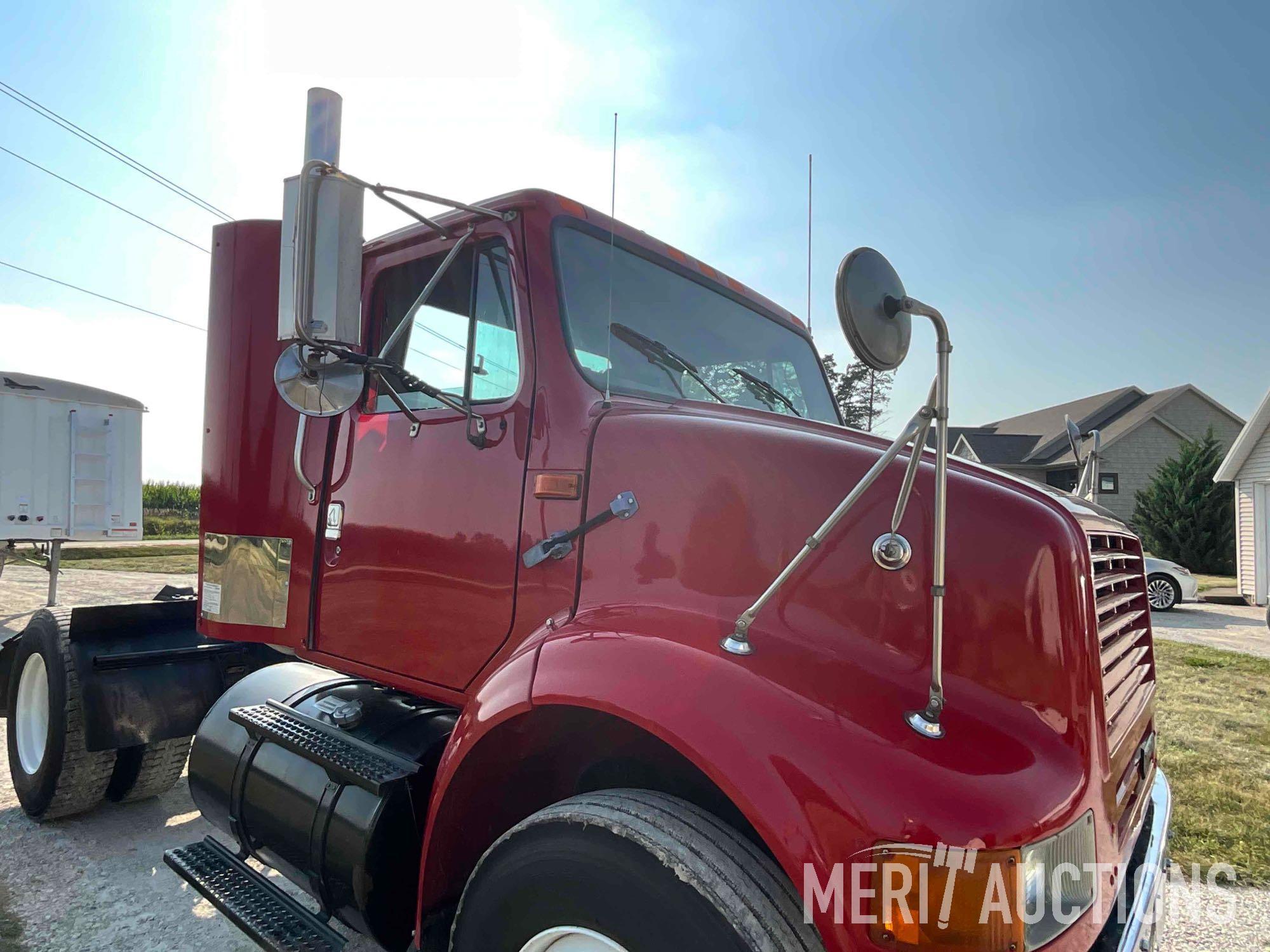 1998 IH 8100 Day cab semi