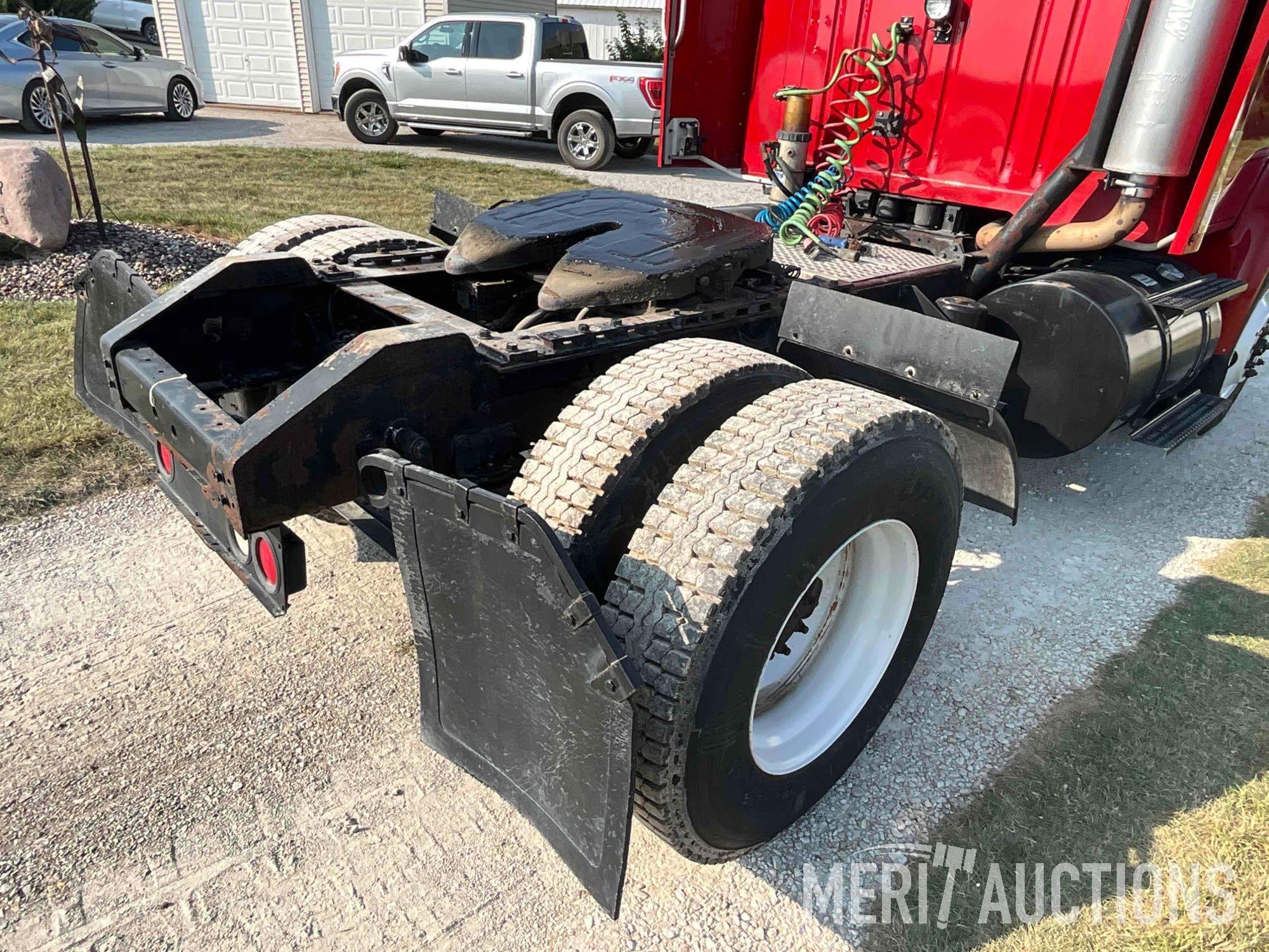 1998 IH 8100 Day cab semi