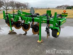 2023 John Deere 2100 Ripper