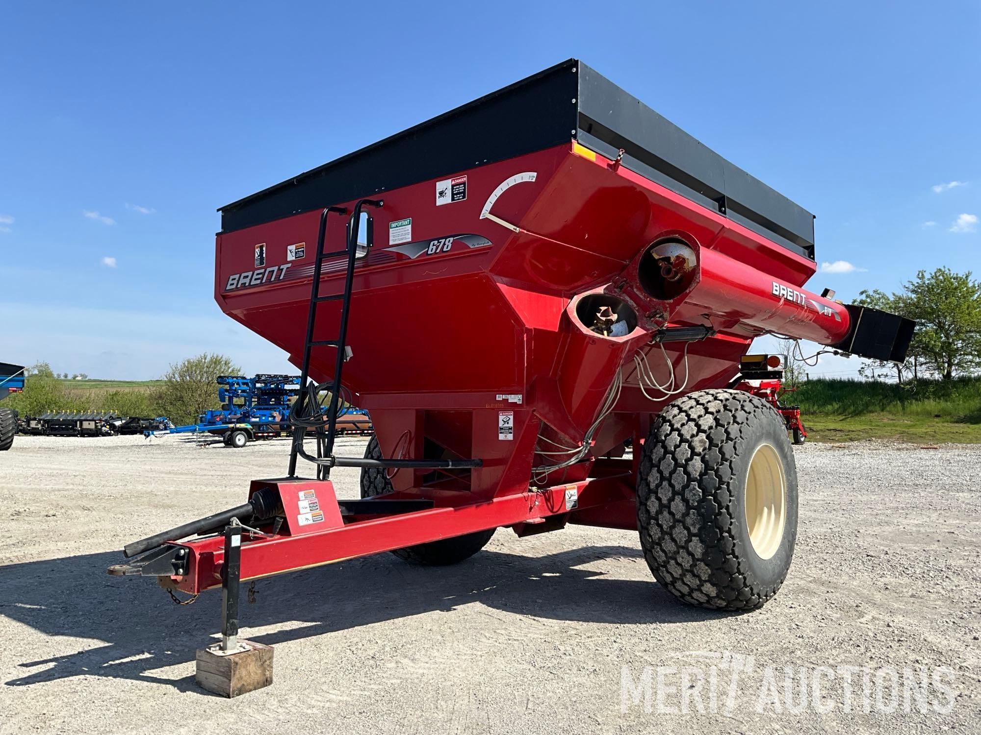 2010 Brent 678 Grain Cart