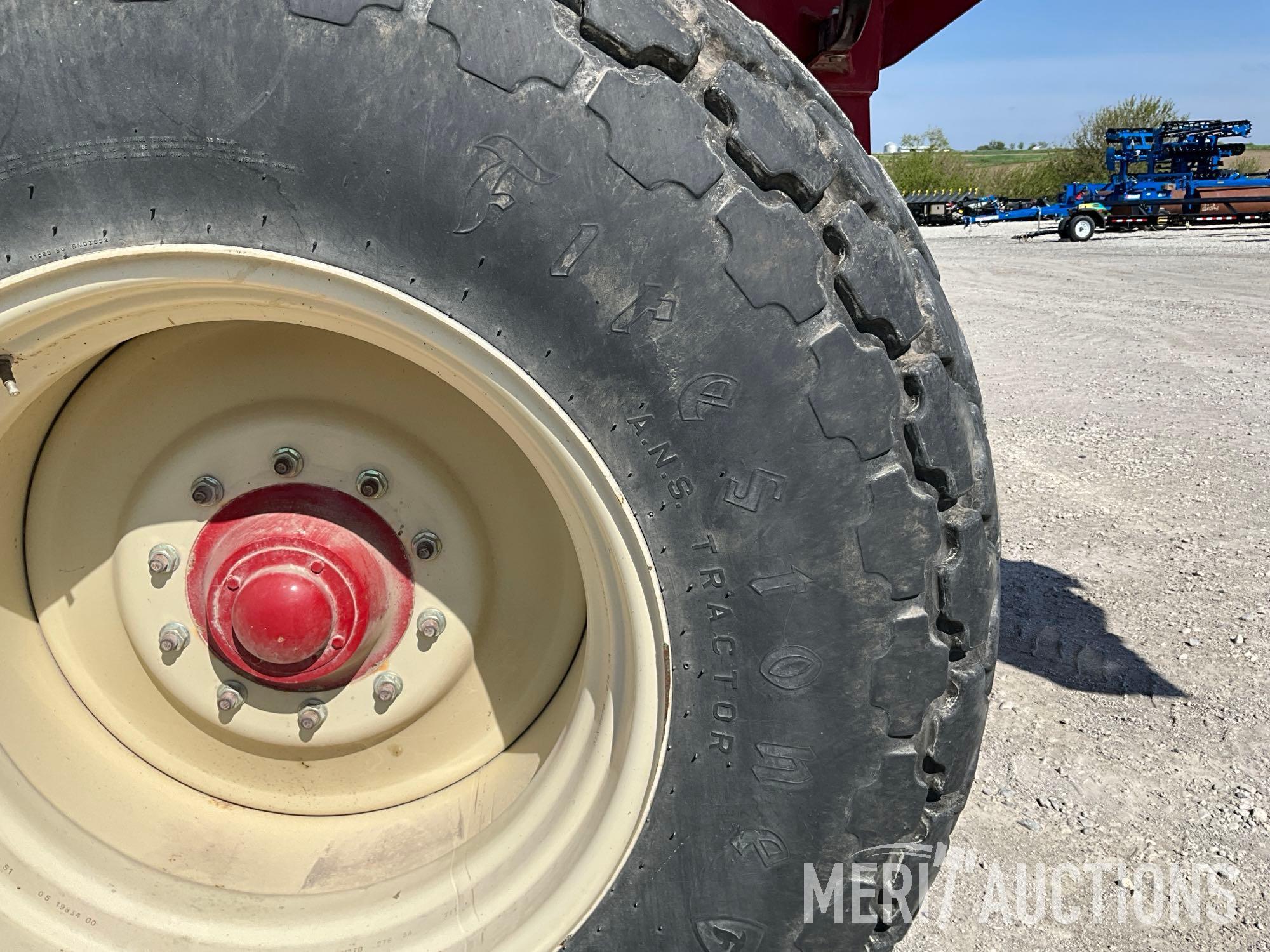 2010 Brent 678 Grain Cart