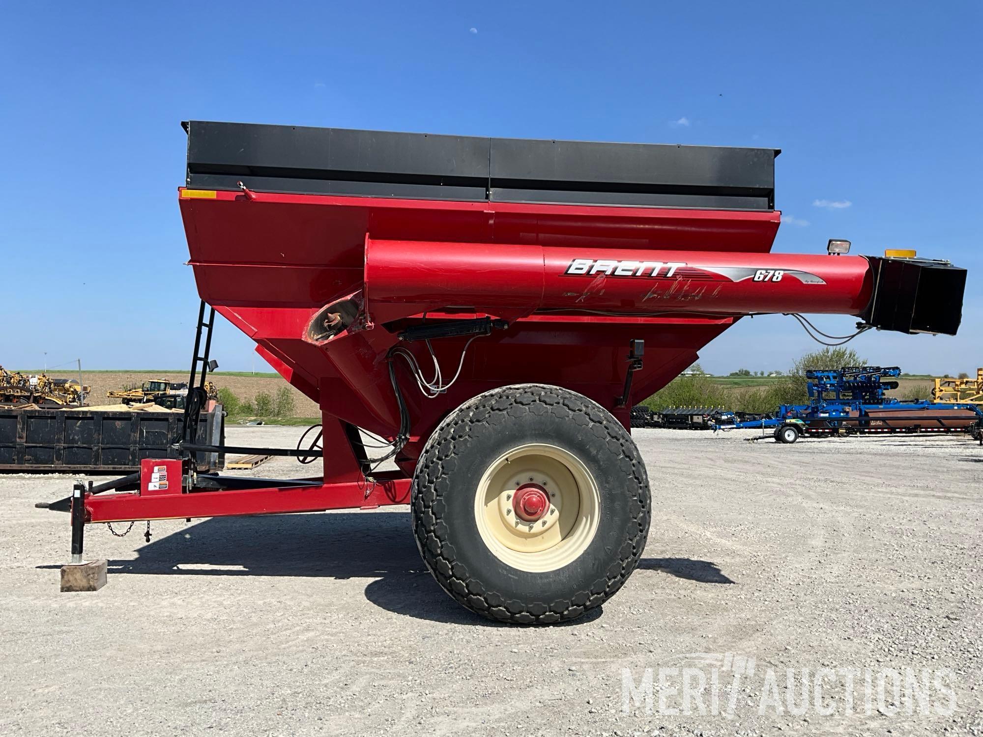 2010 Brent 678 Grain Cart