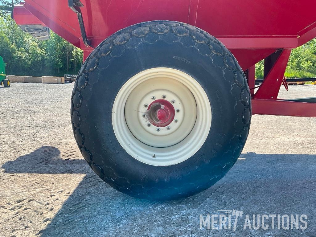 2010 Brent 678 Grain Cart