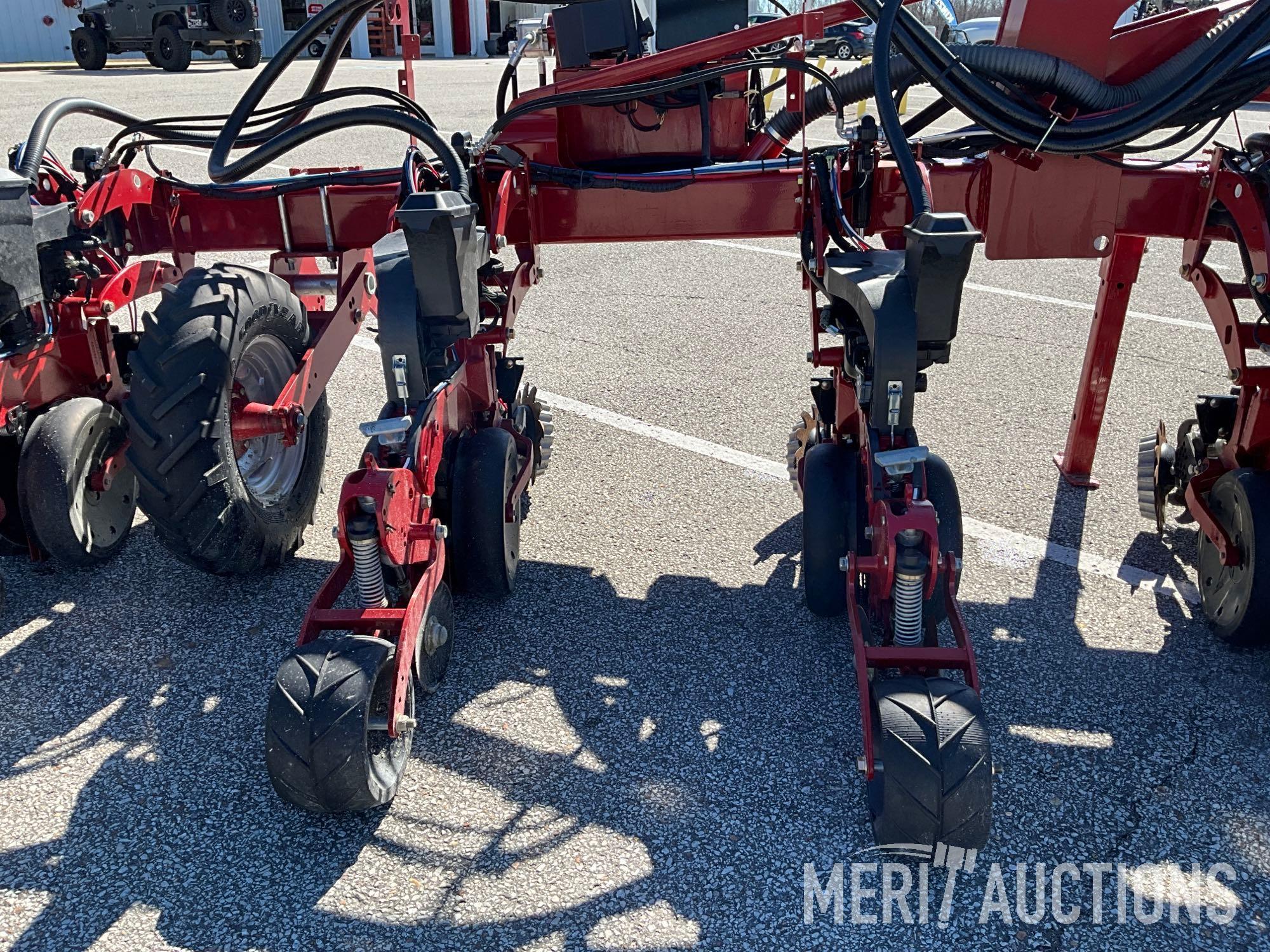 2020 Case IH Early Riser 2130 Bulk Fill Stack Fold Planter