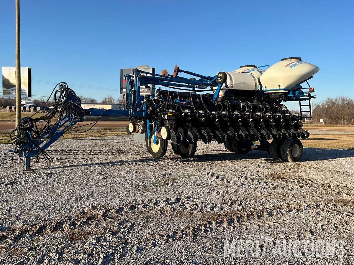 2014 Kinze 3700 ASD Bulk Fill 24 Row Front Fold Planter