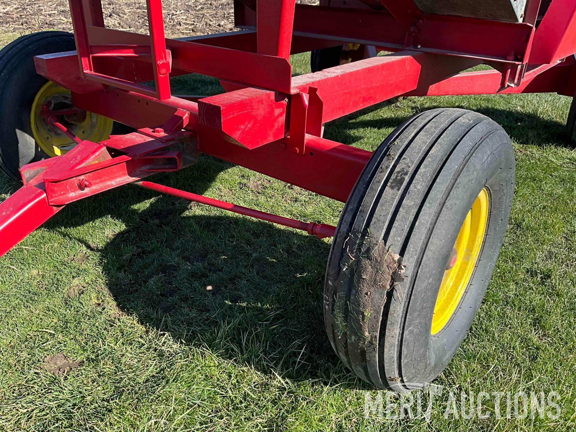 Heider 175bu. gravity wagon & gear