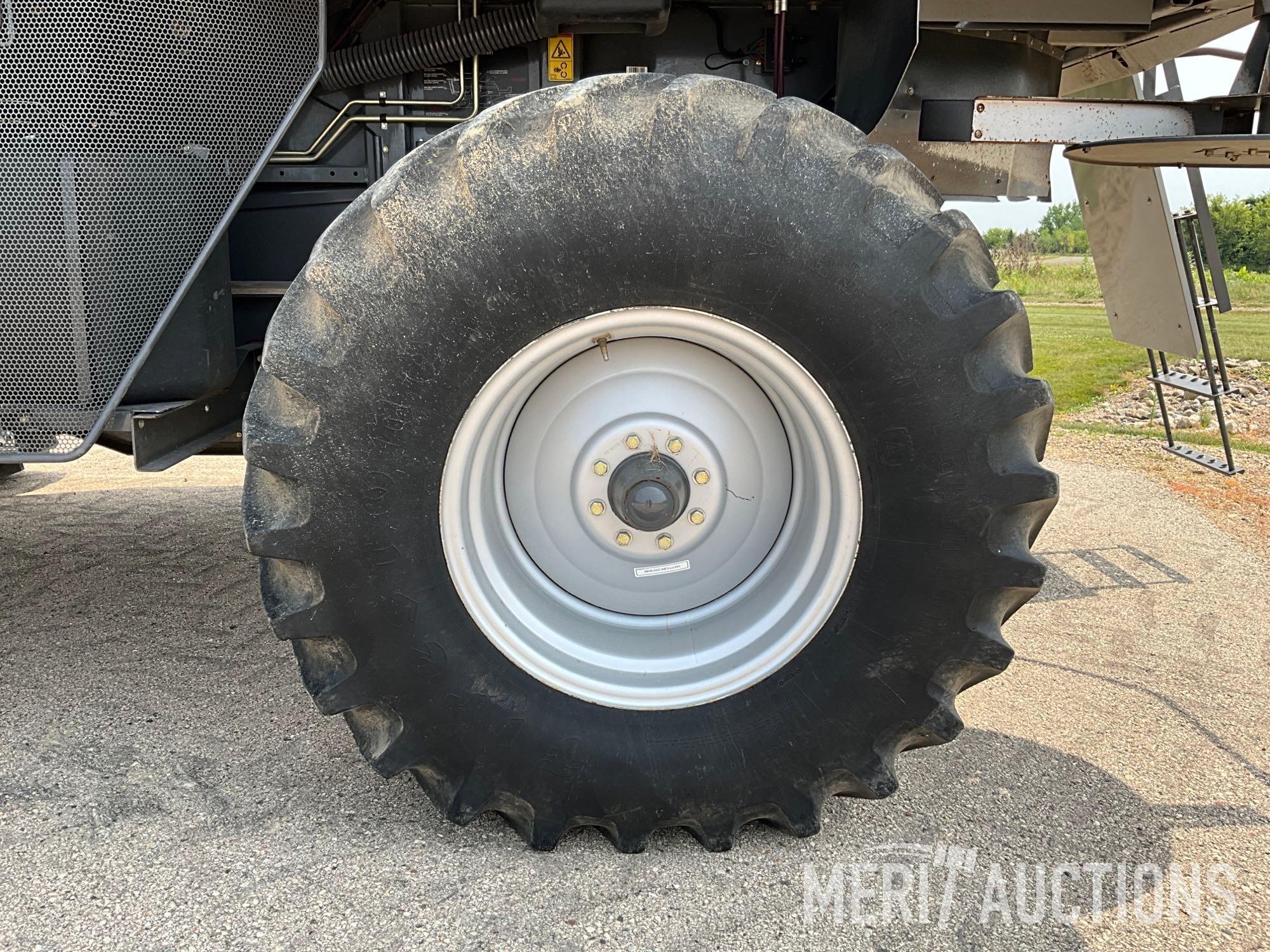 2013 Gleaner S67 Combine