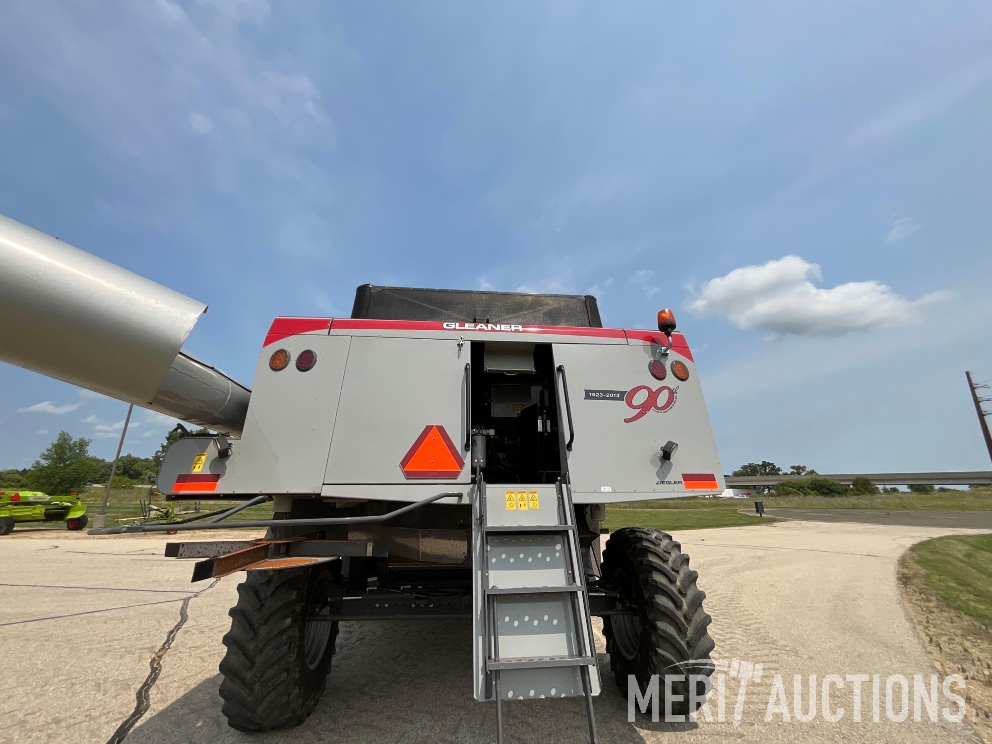 2013 Gleaner S67 Combine