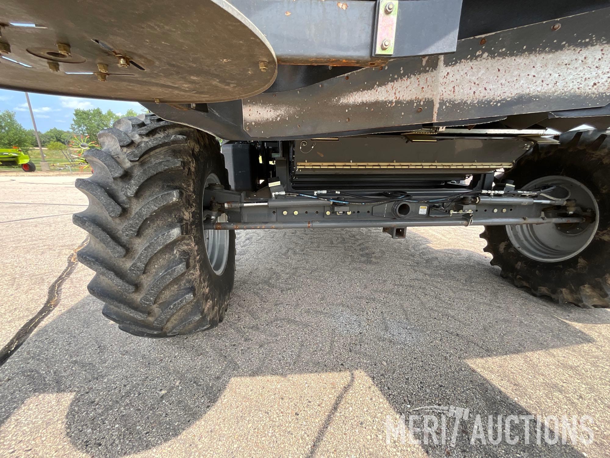 2013 Gleaner S67 Combine