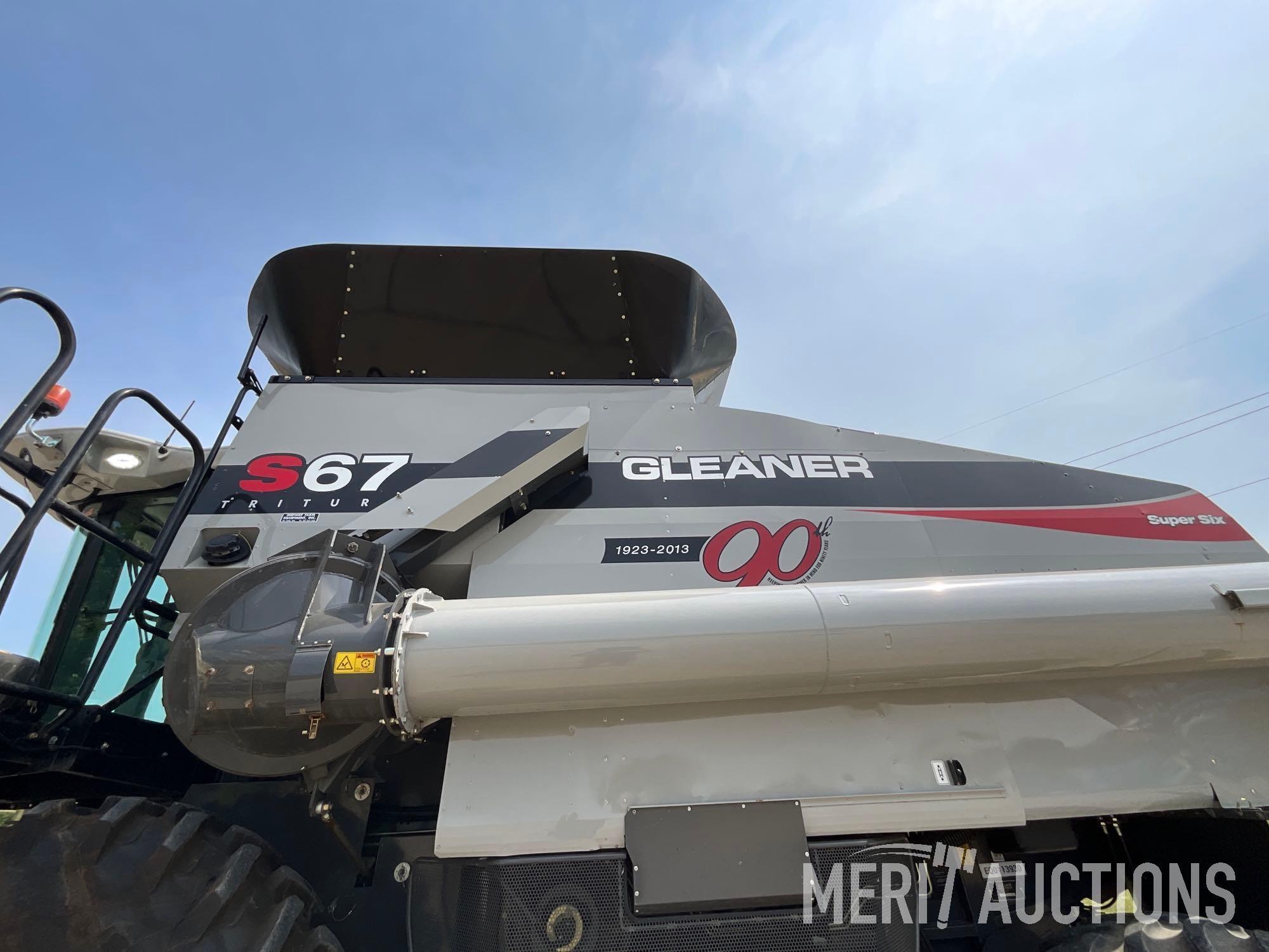 2013 Gleaner S67 Combine