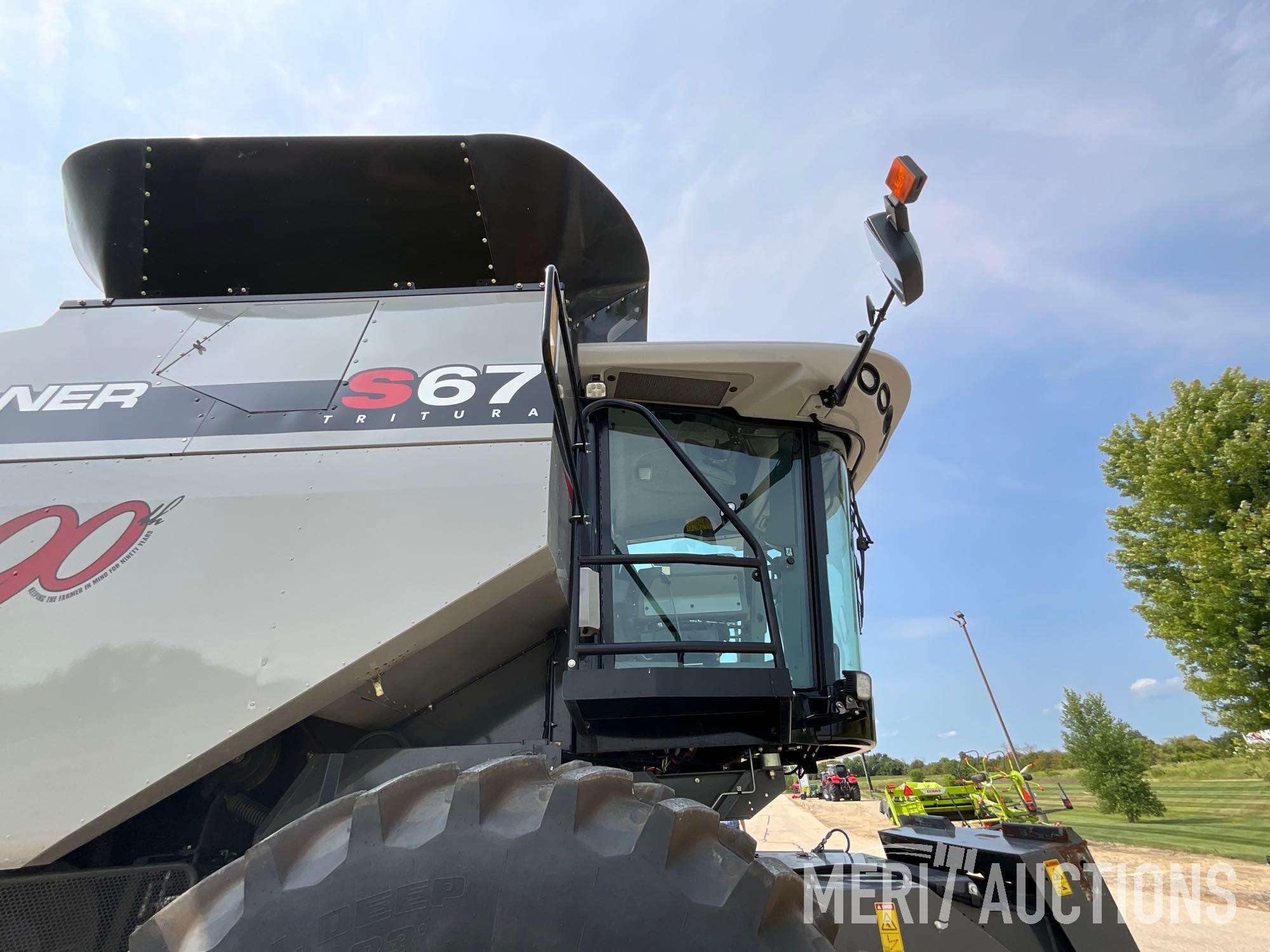 2013 Gleaner S67 Combine