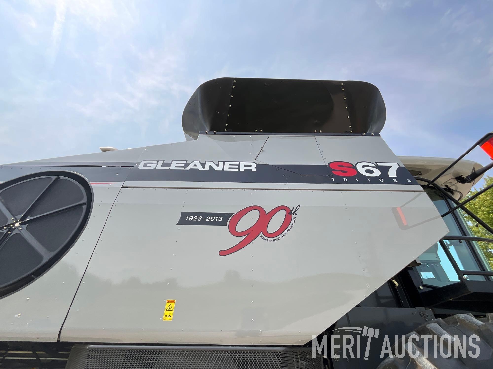 2013 Gleaner S67 Combine