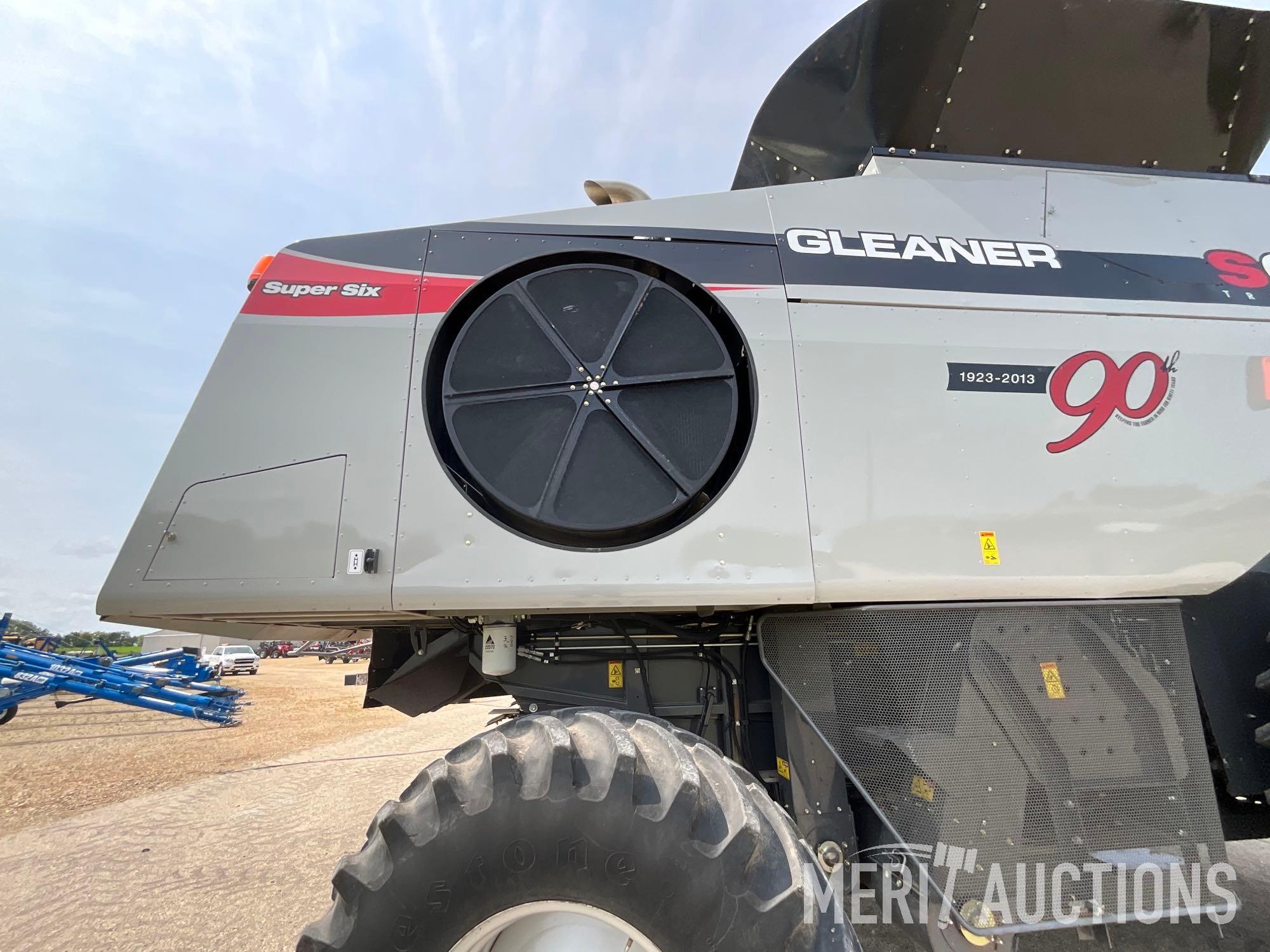 2013 Gleaner S67 Combine