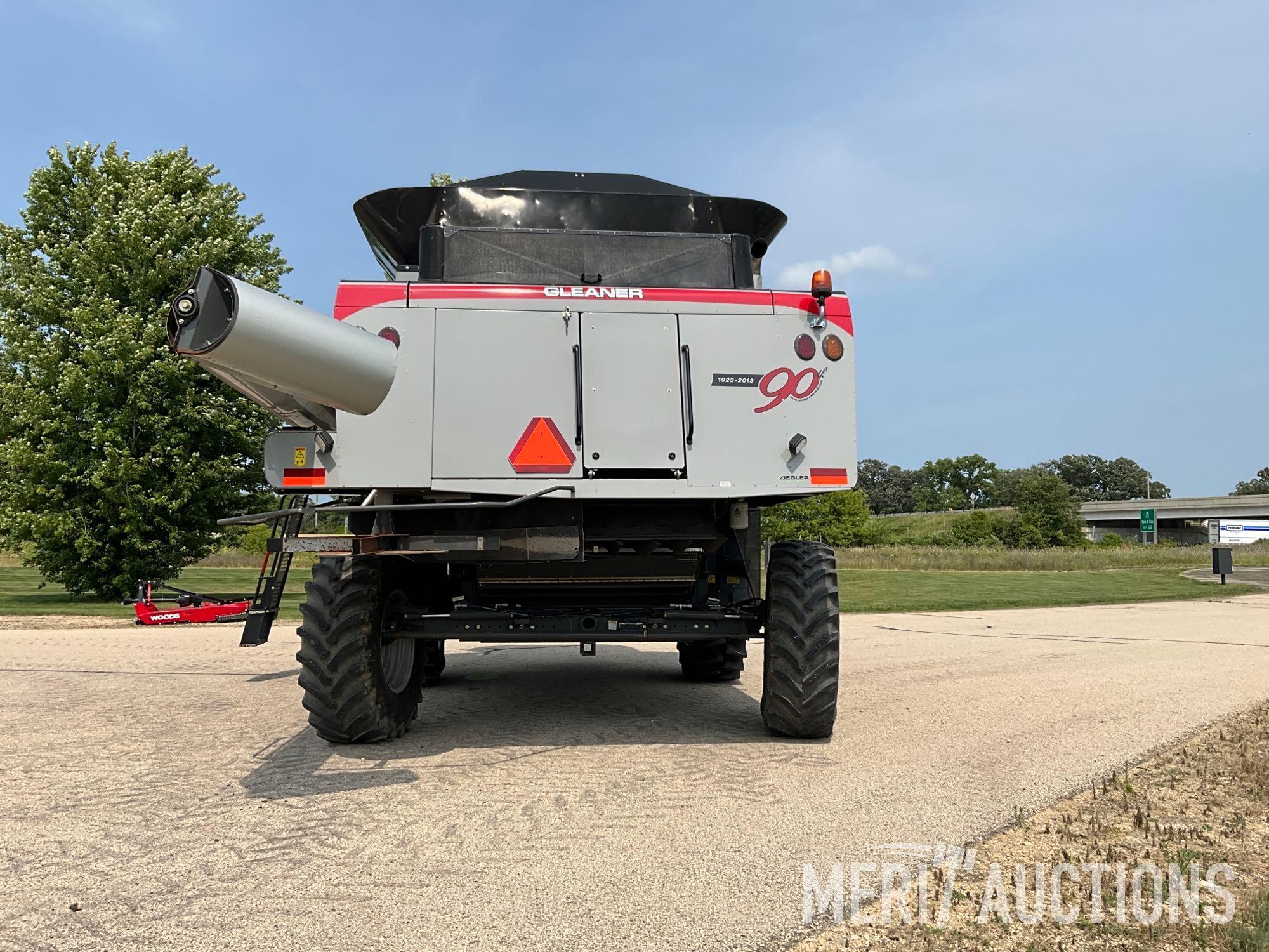 2013 Gleaner S67 Combine