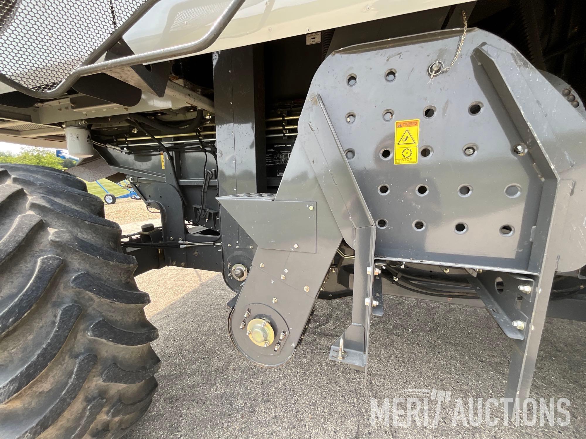 2013 Gleaner S67 Combine