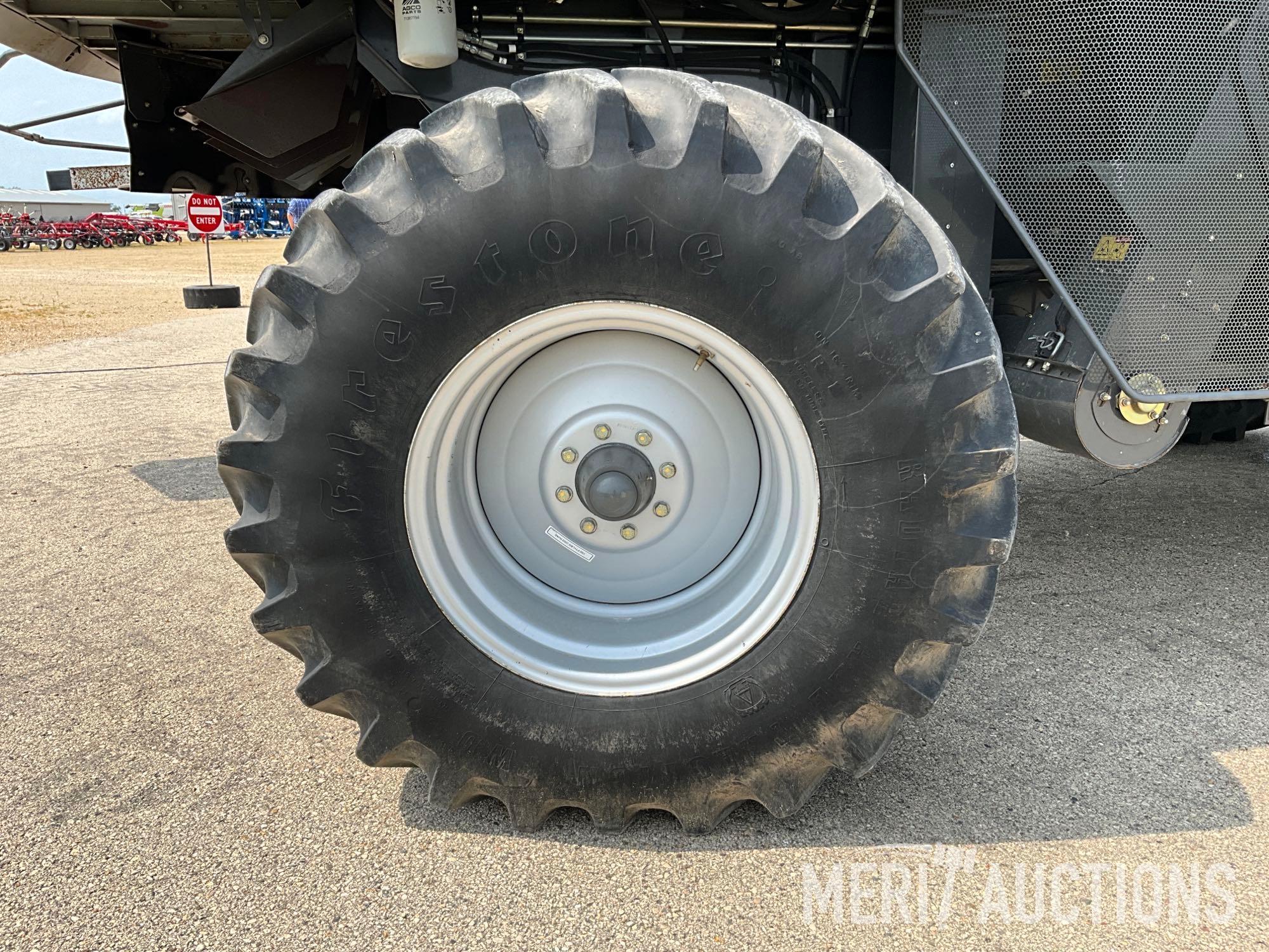 2013 Gleaner S67 Combine