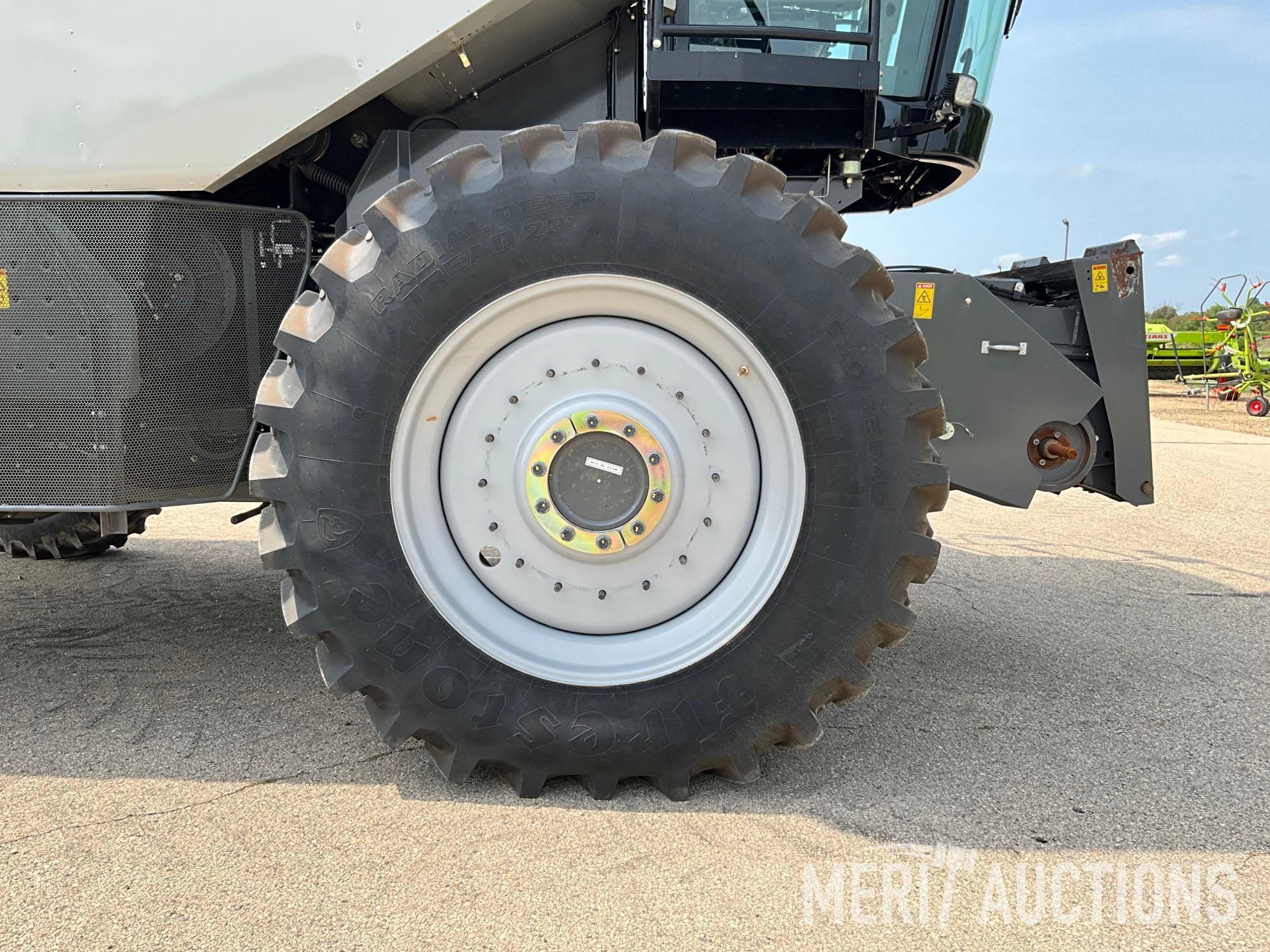 2013 Gleaner S67 Combine