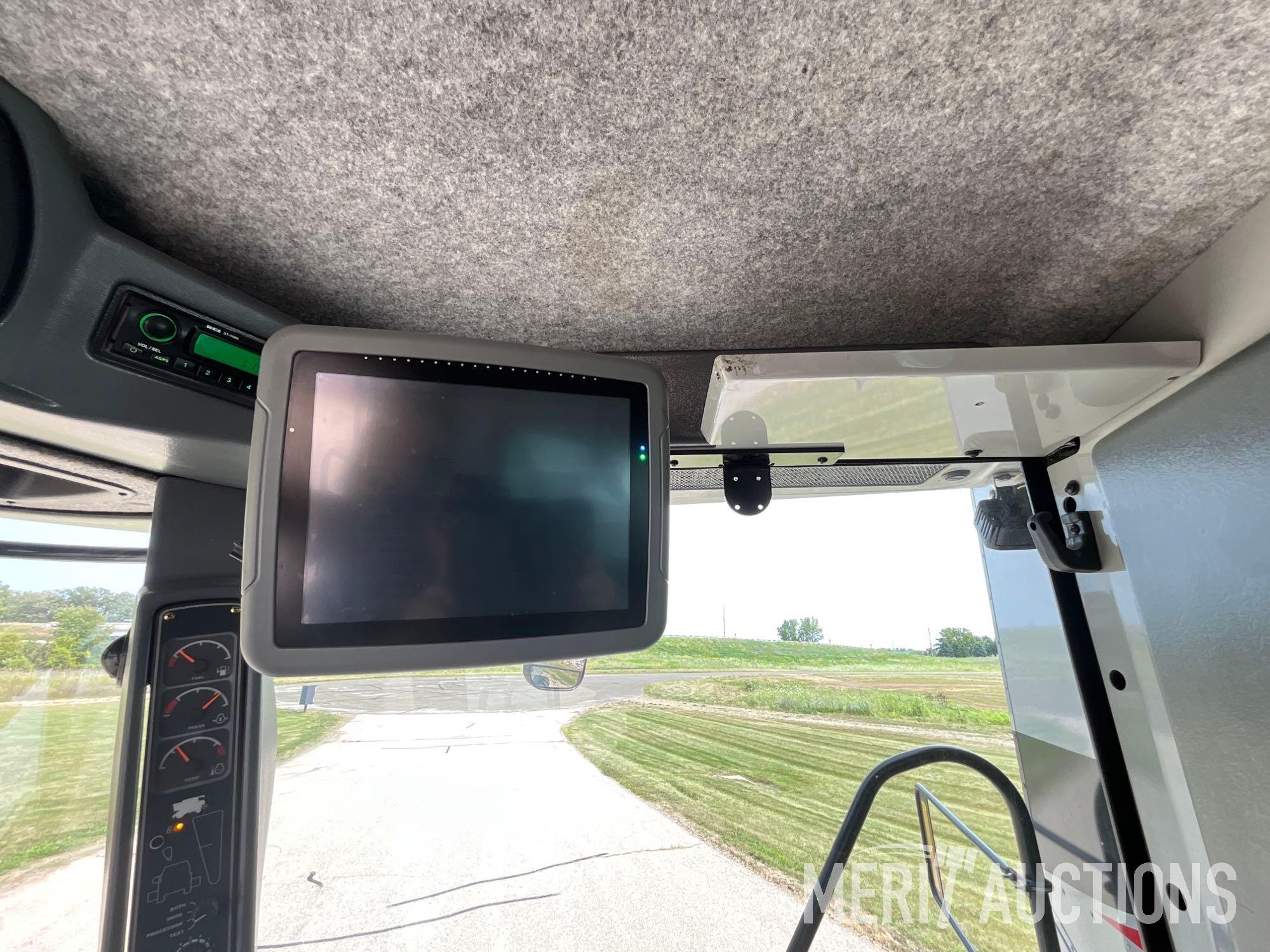 2013 Gleaner S67 Combine