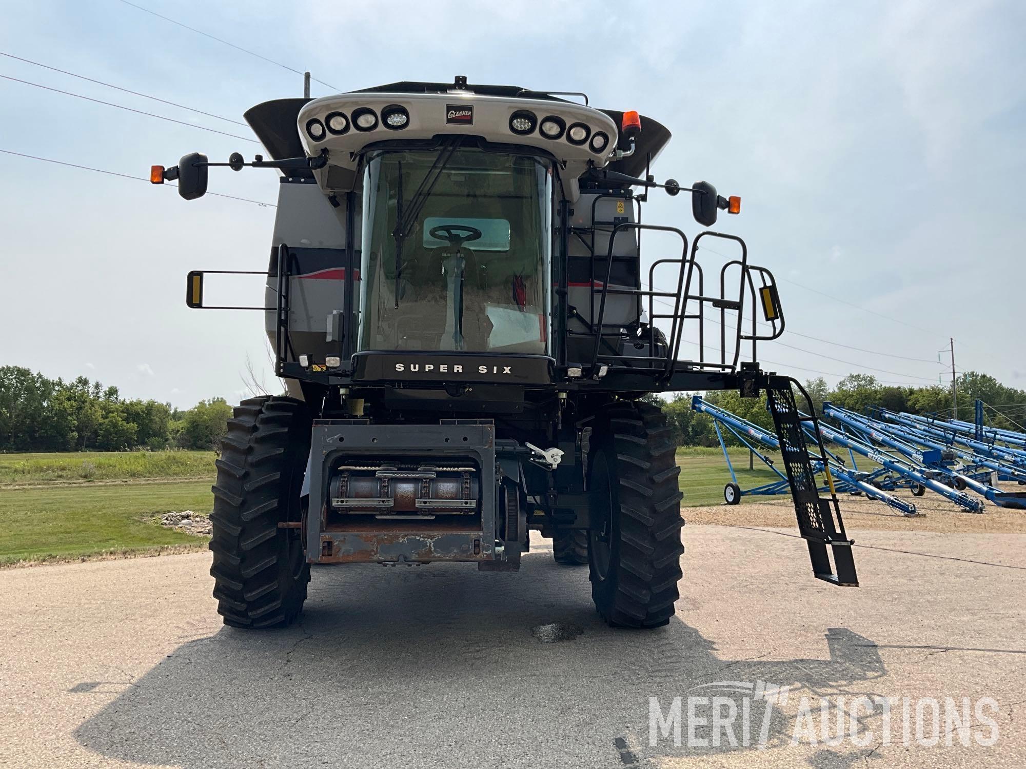 2013 Gleaner S67 Combine