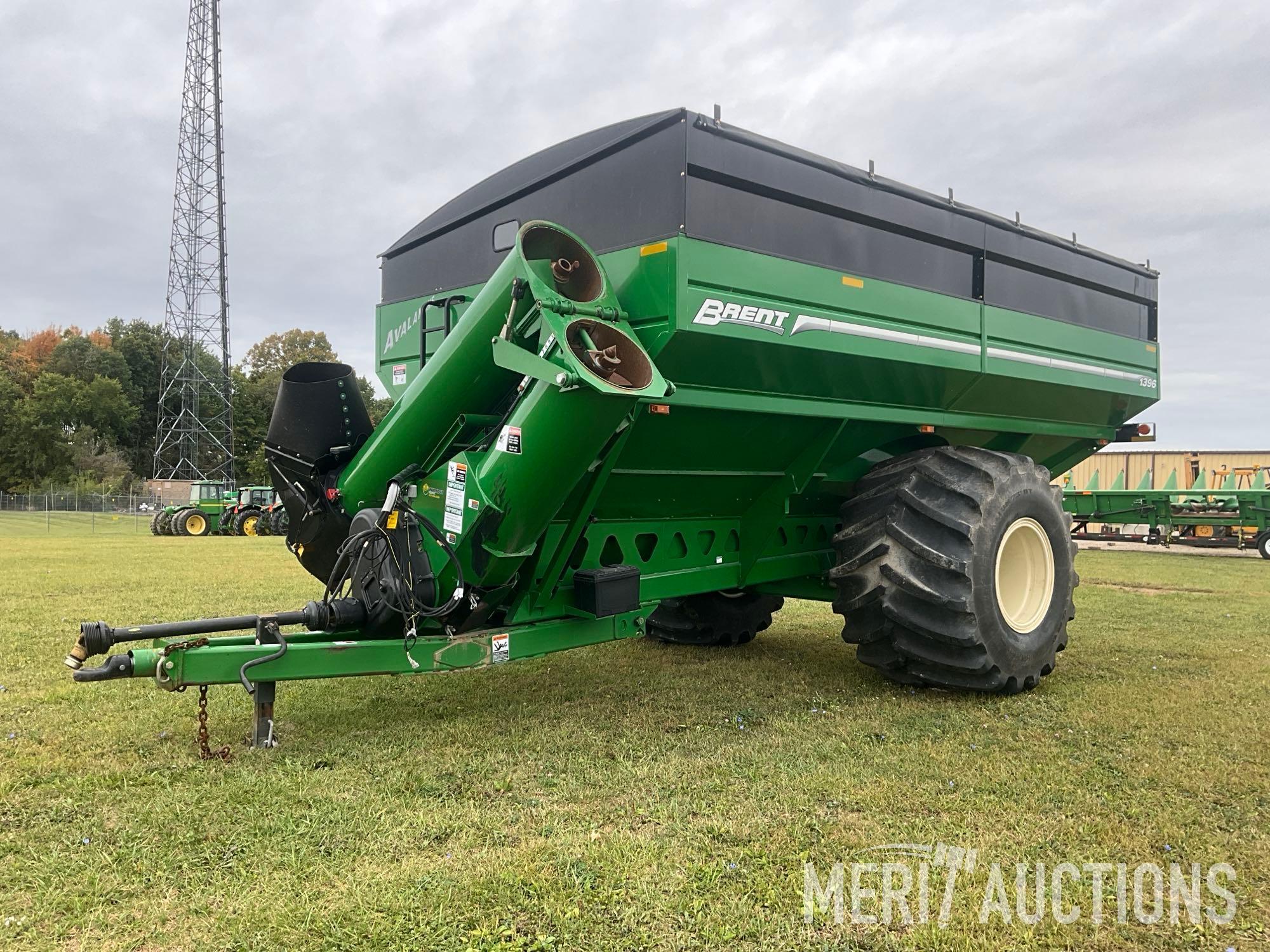 2017 Brent 1396 Grain Cart