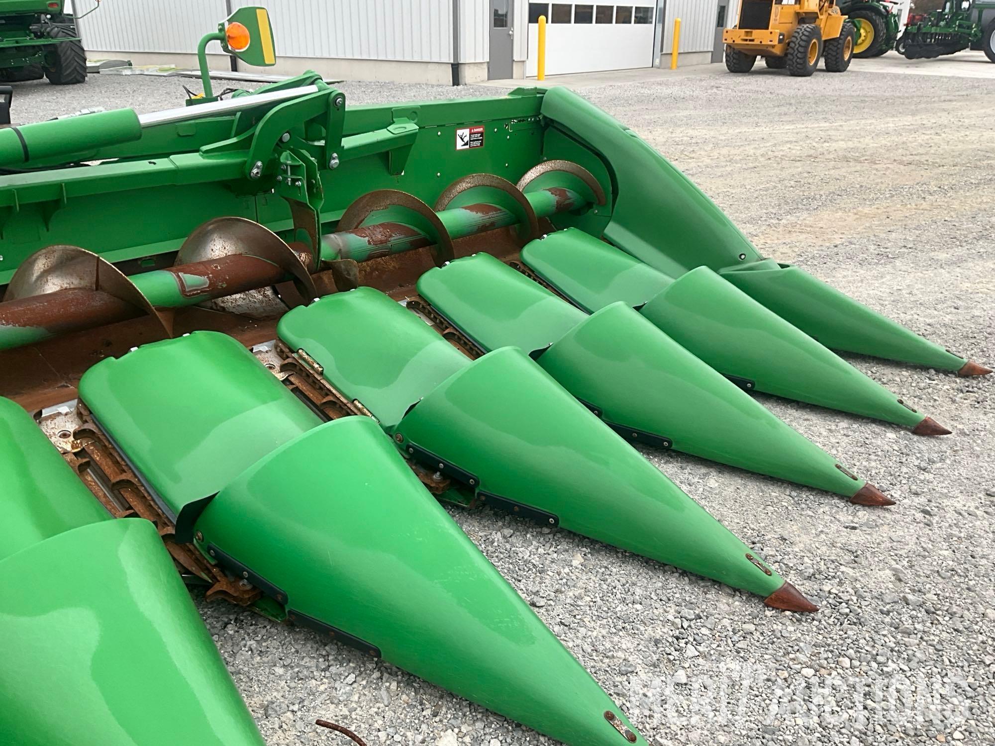 2016 John Deere 612F Corn Head