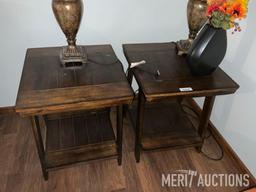 (2) End Tables with Lamps and Vase Decor