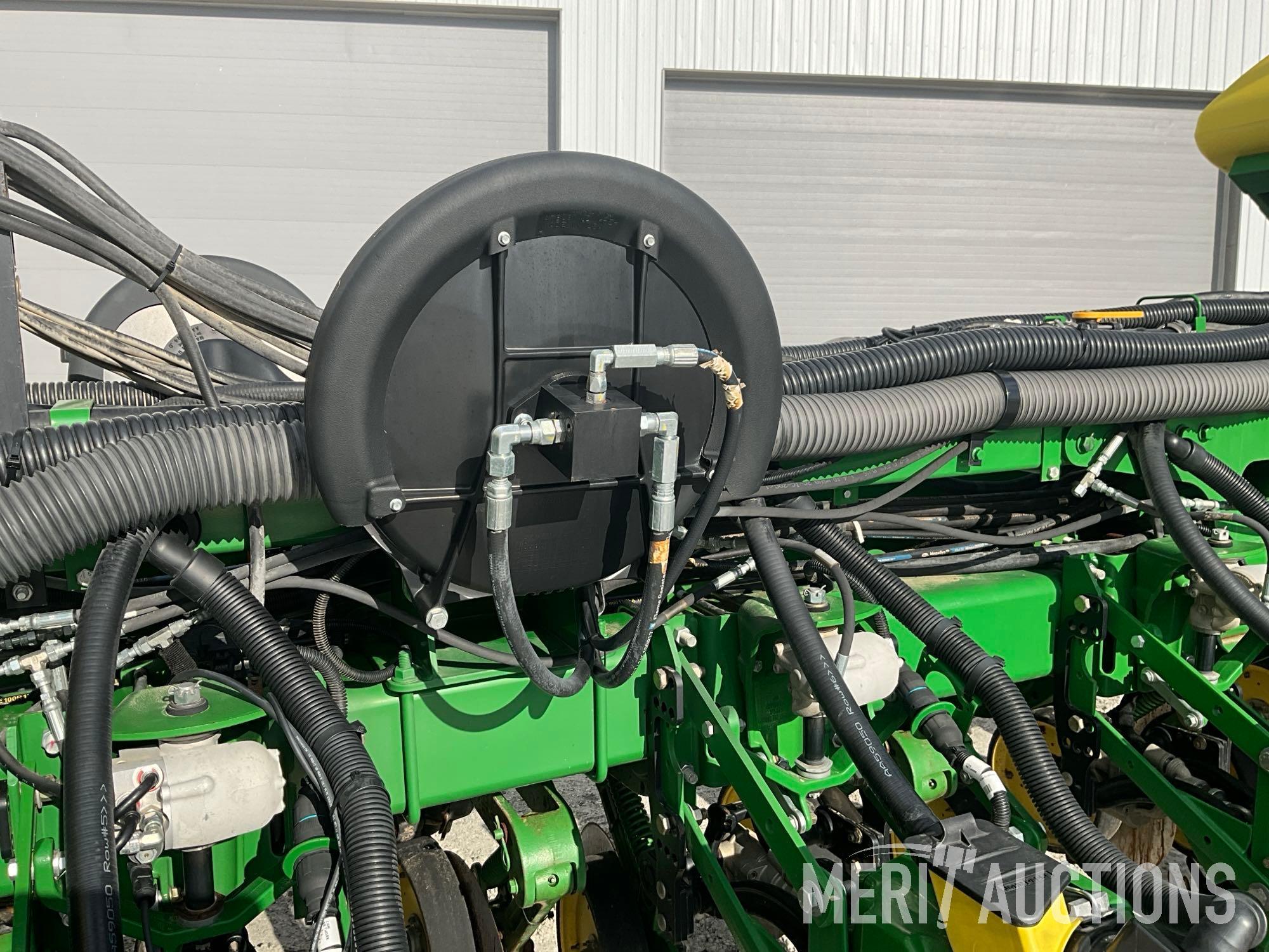 2015 John Deere 1775 ExactEmerge High Speed Planter CCS