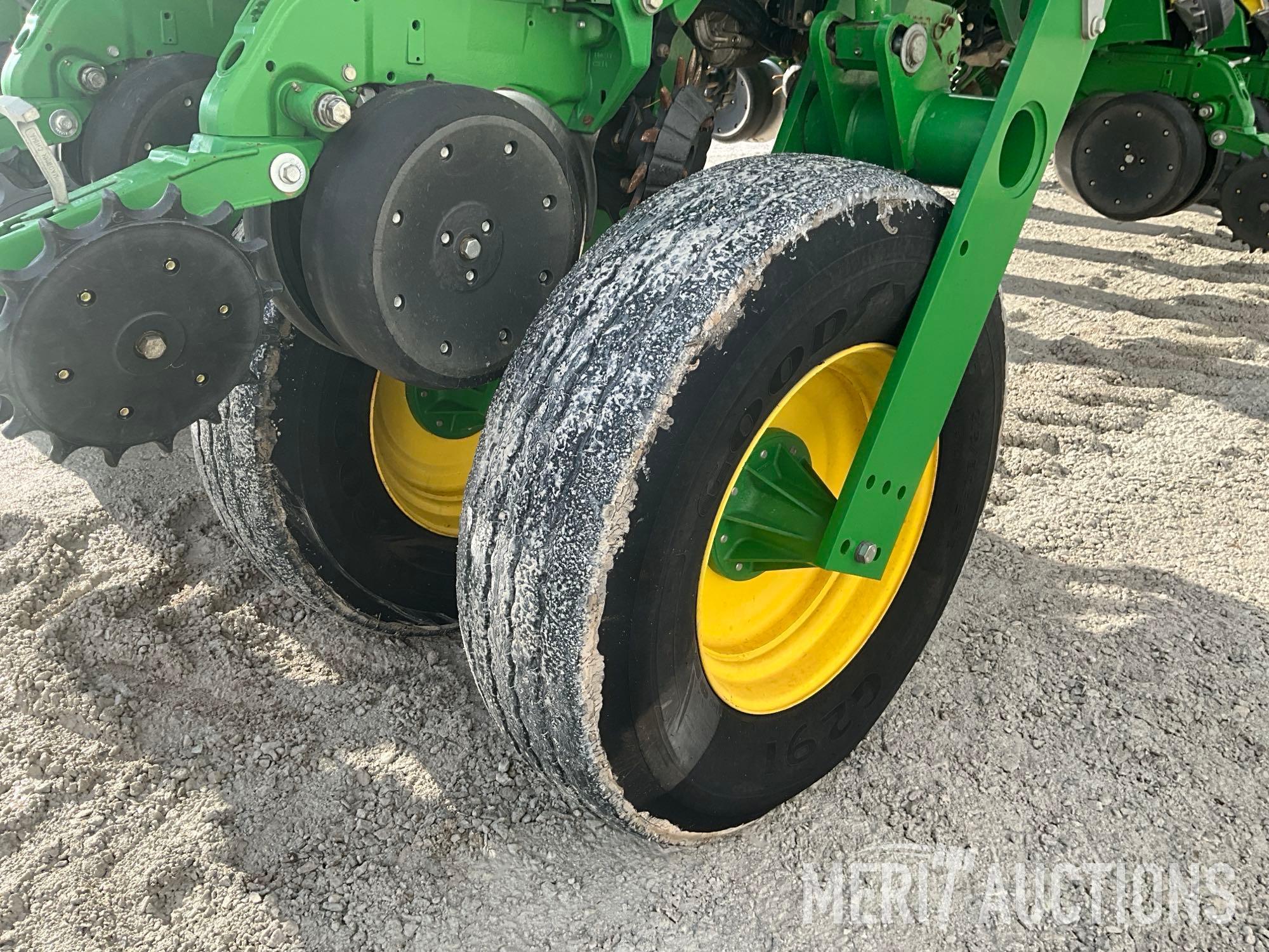 2015 John Deere 1775 ExactEmerge High Speed Planter CCS