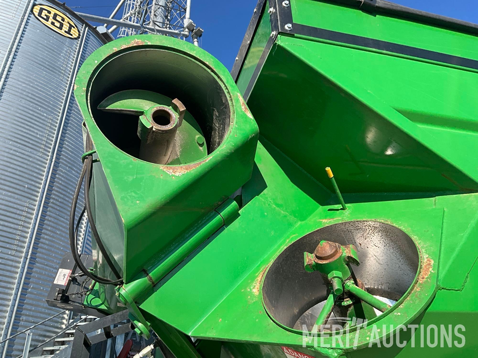 J&M 875-18 Grain Cart