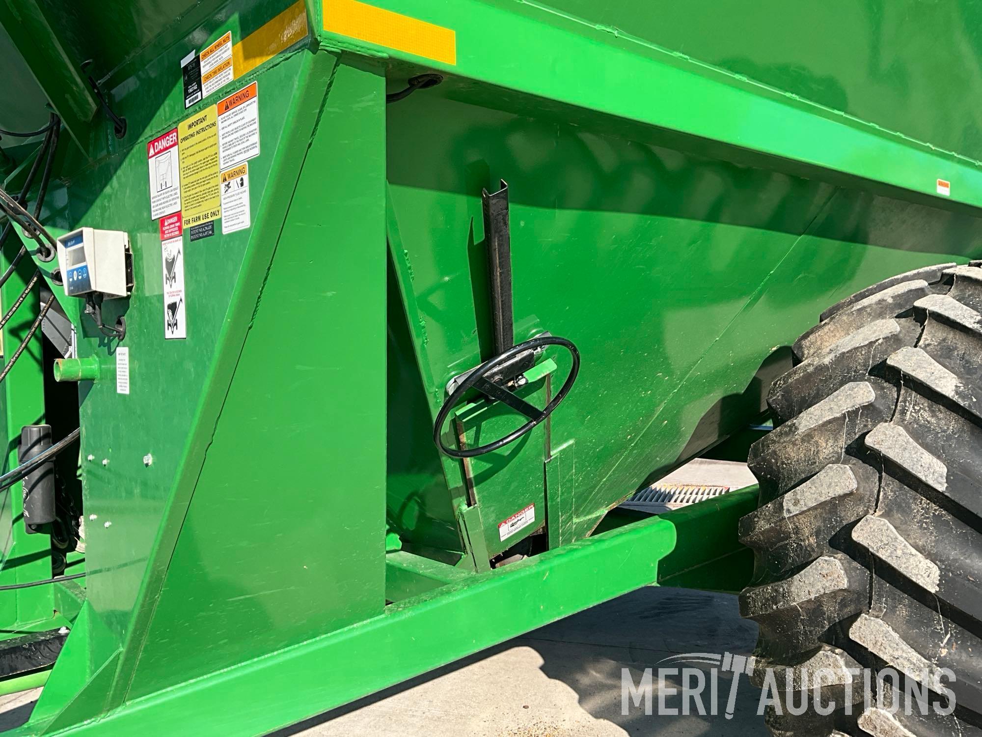 J&M 875-18 Grain Cart