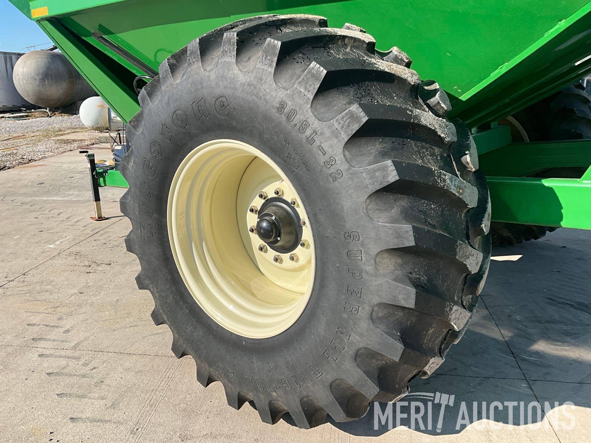 J&M 875-18 Grain Cart