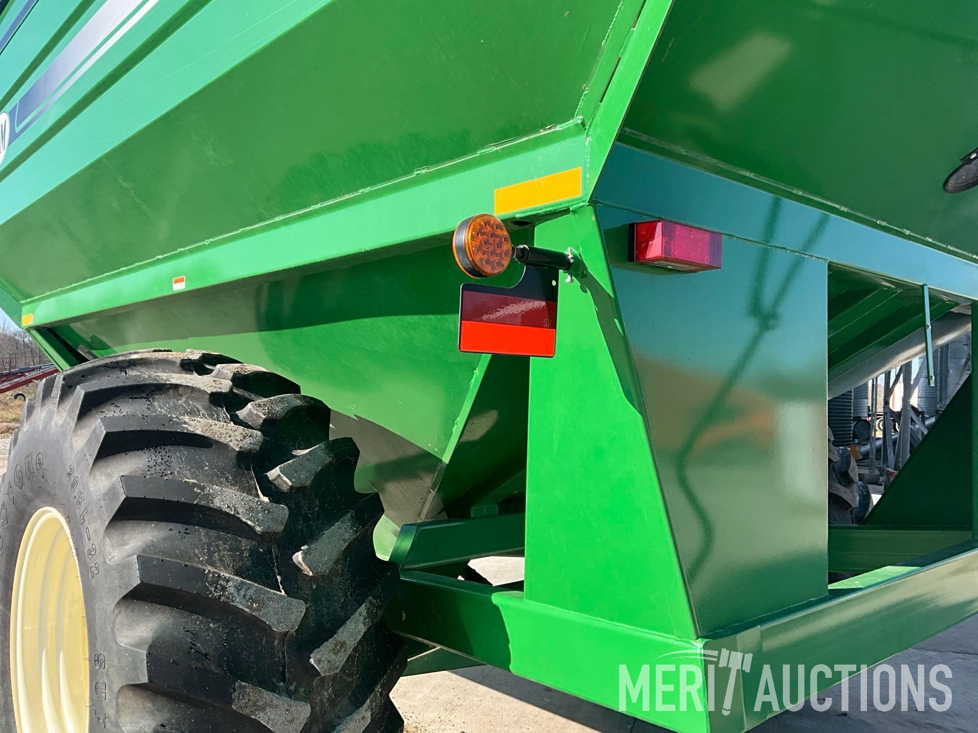 J&M 875-18 Grain Cart