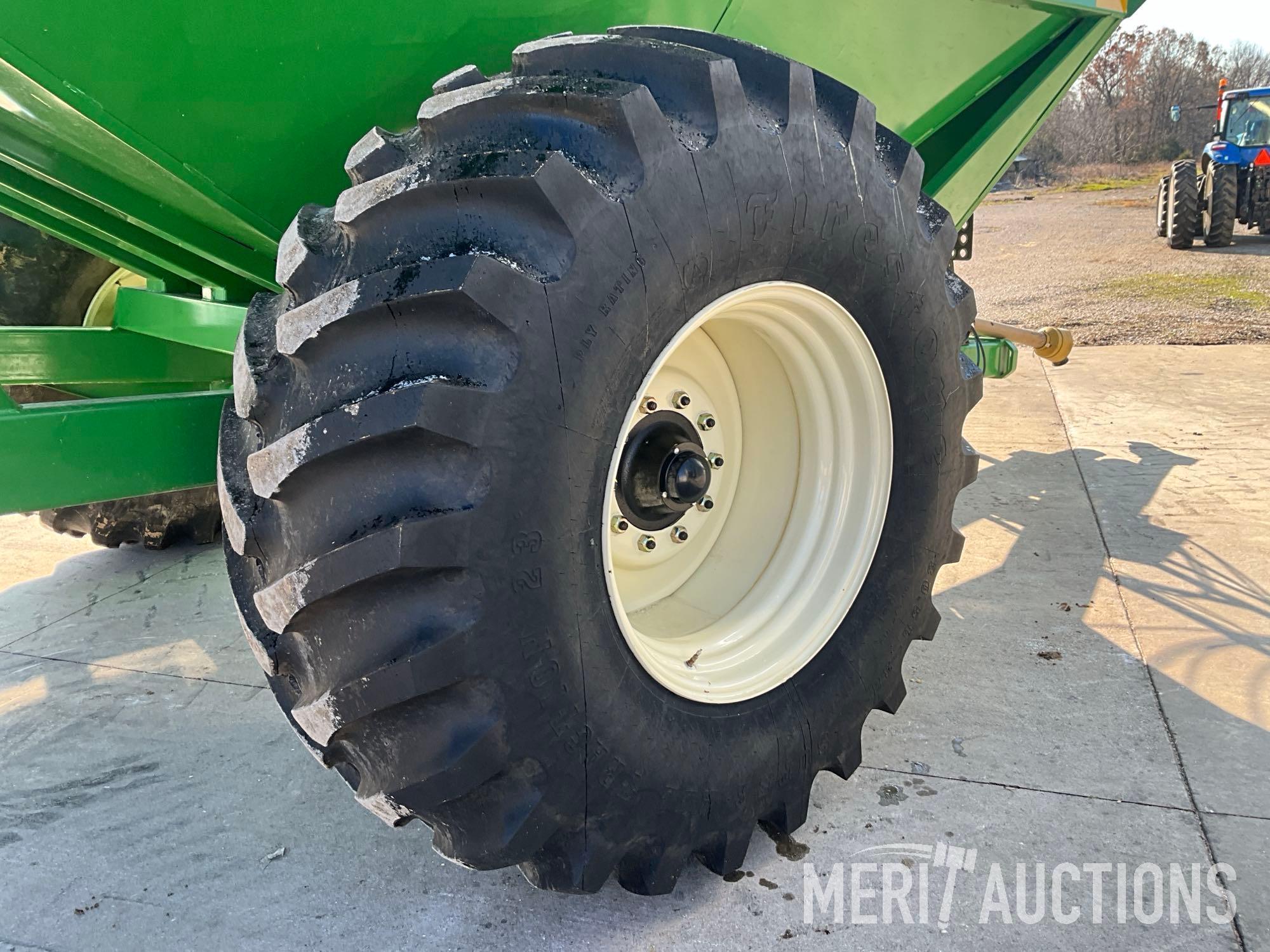 J&M 875-18 Grain Cart