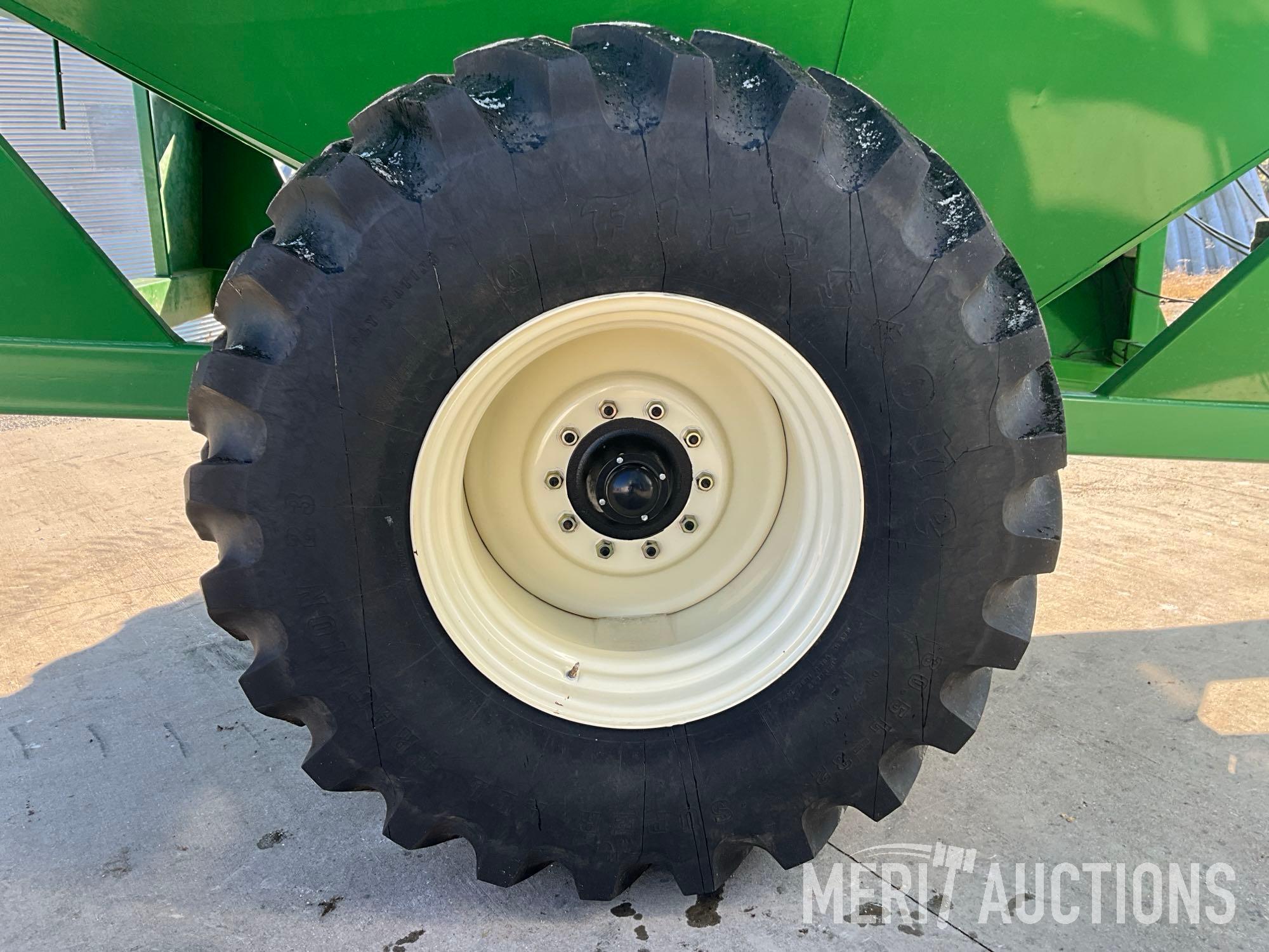 J&M 875-18 Grain Cart